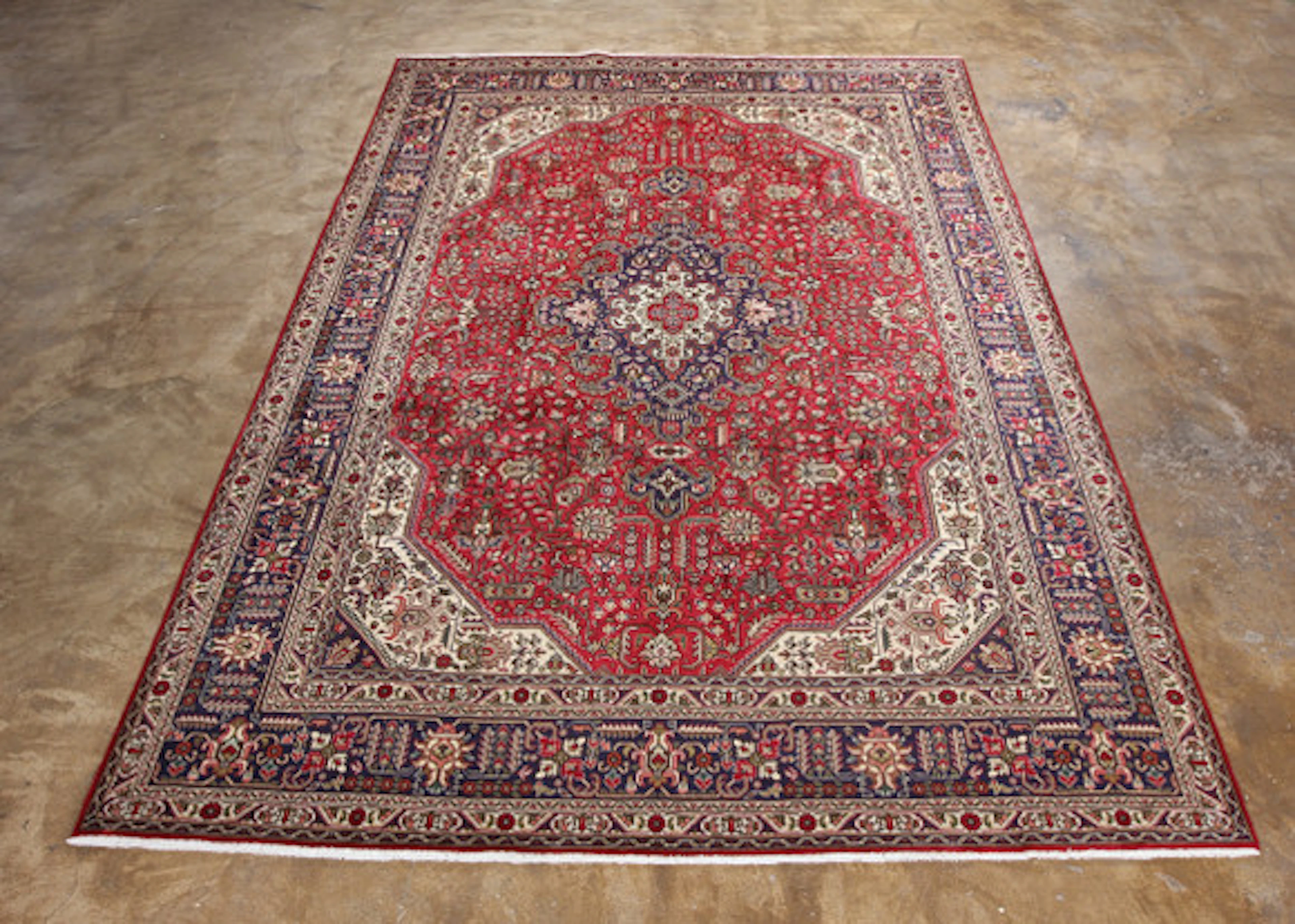 MATTA, persisk Tabriz, 347 x 240 cm.