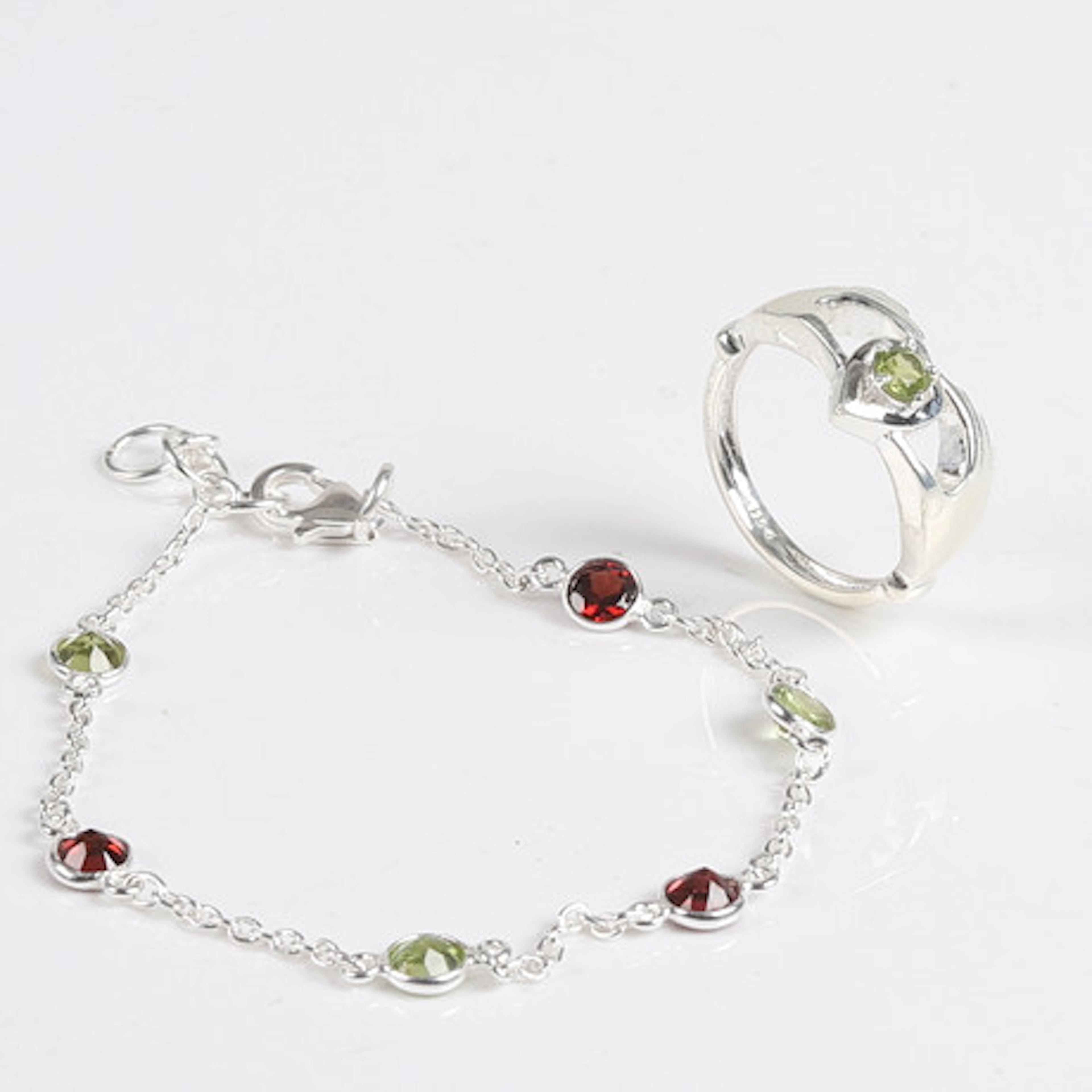 ARMBAND & RING, Sterling silver, Peridoter…