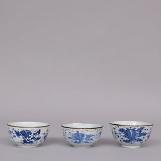 SKÅLAR, 3 st, "Bleu de Hue", porslin, Qing 1800-talets mitt, Kina.