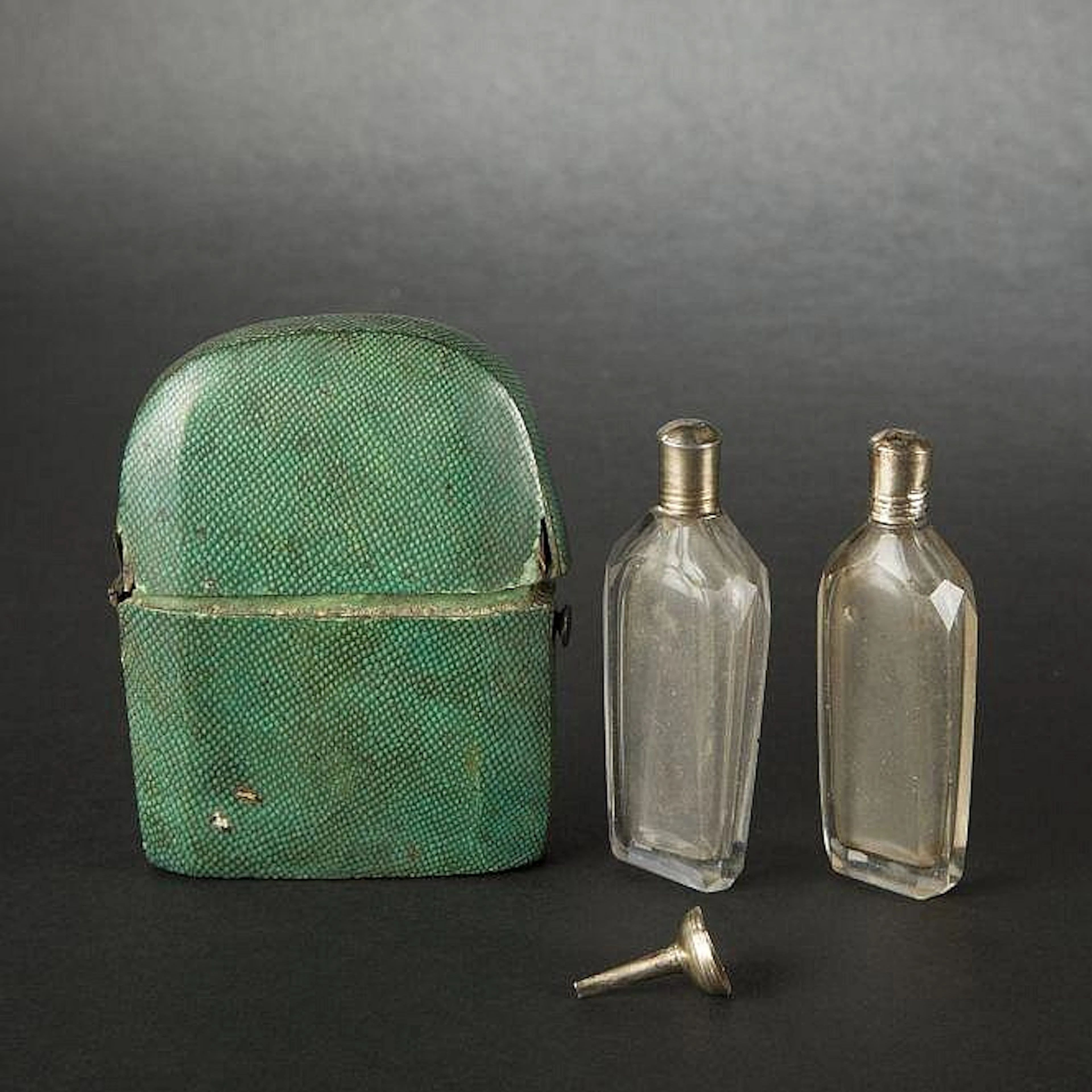 Perfume case, late 18th century