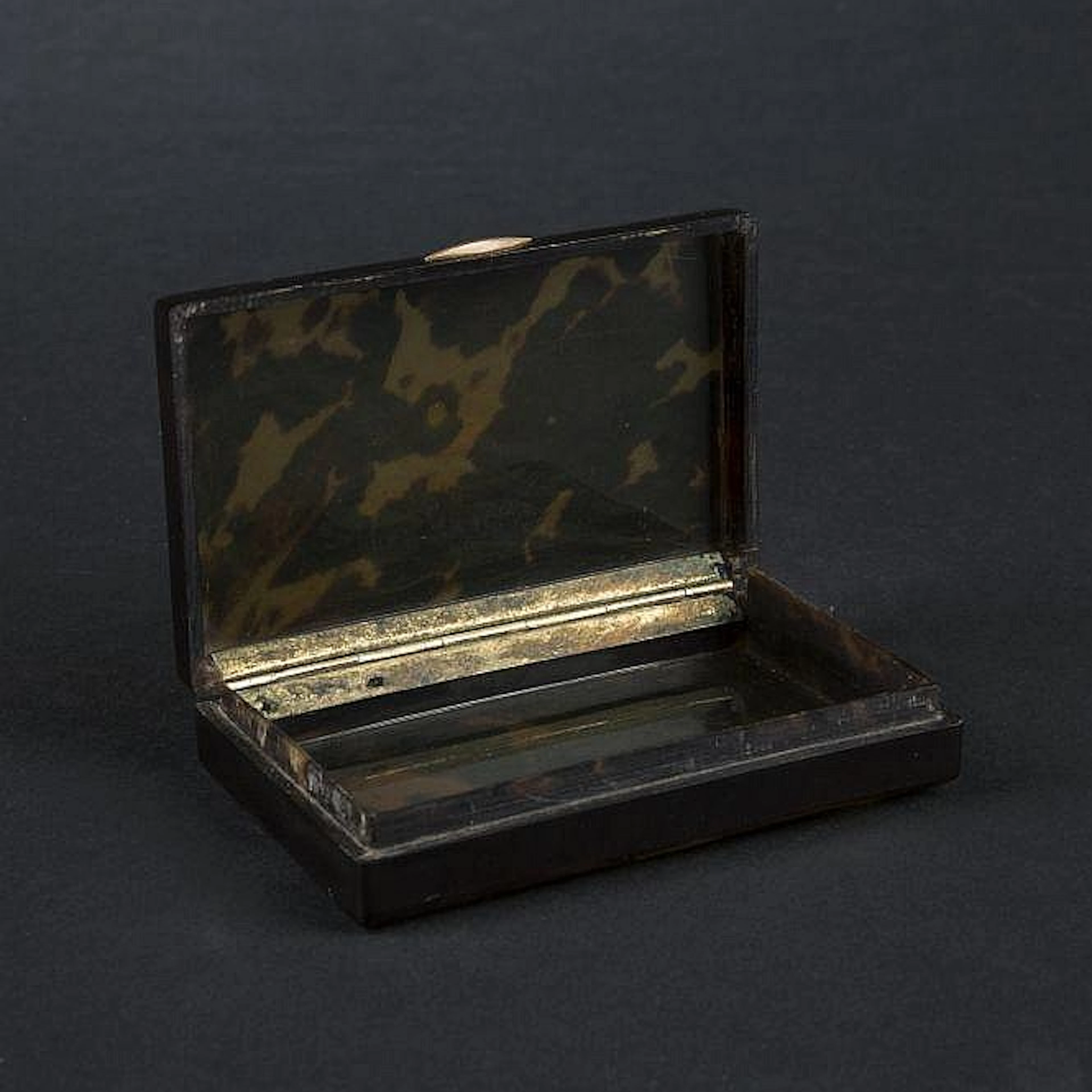 Tortoiseshell snuff-box. Napoleon III Period
