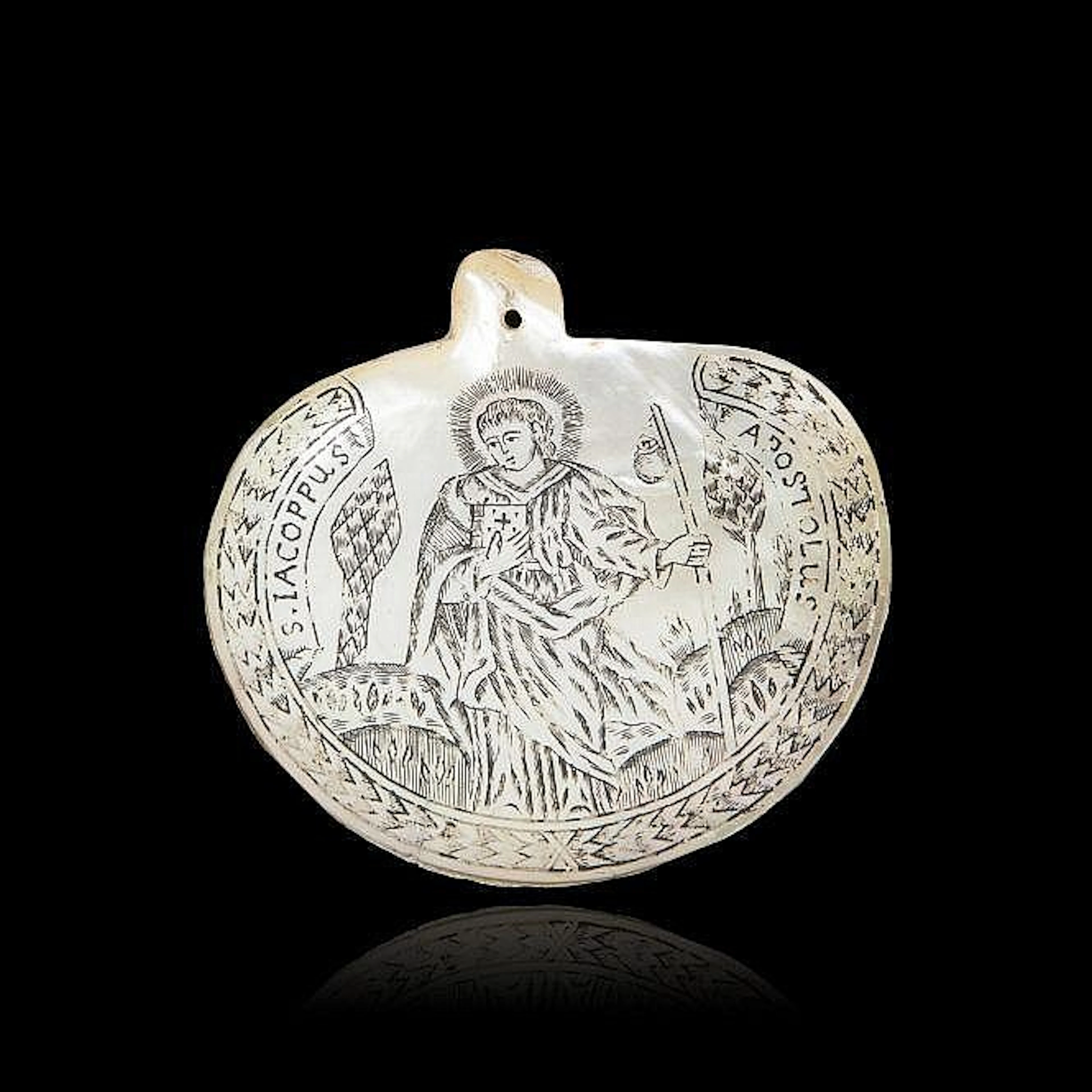 Mother of pearl shell with Saint James the Apostle representation