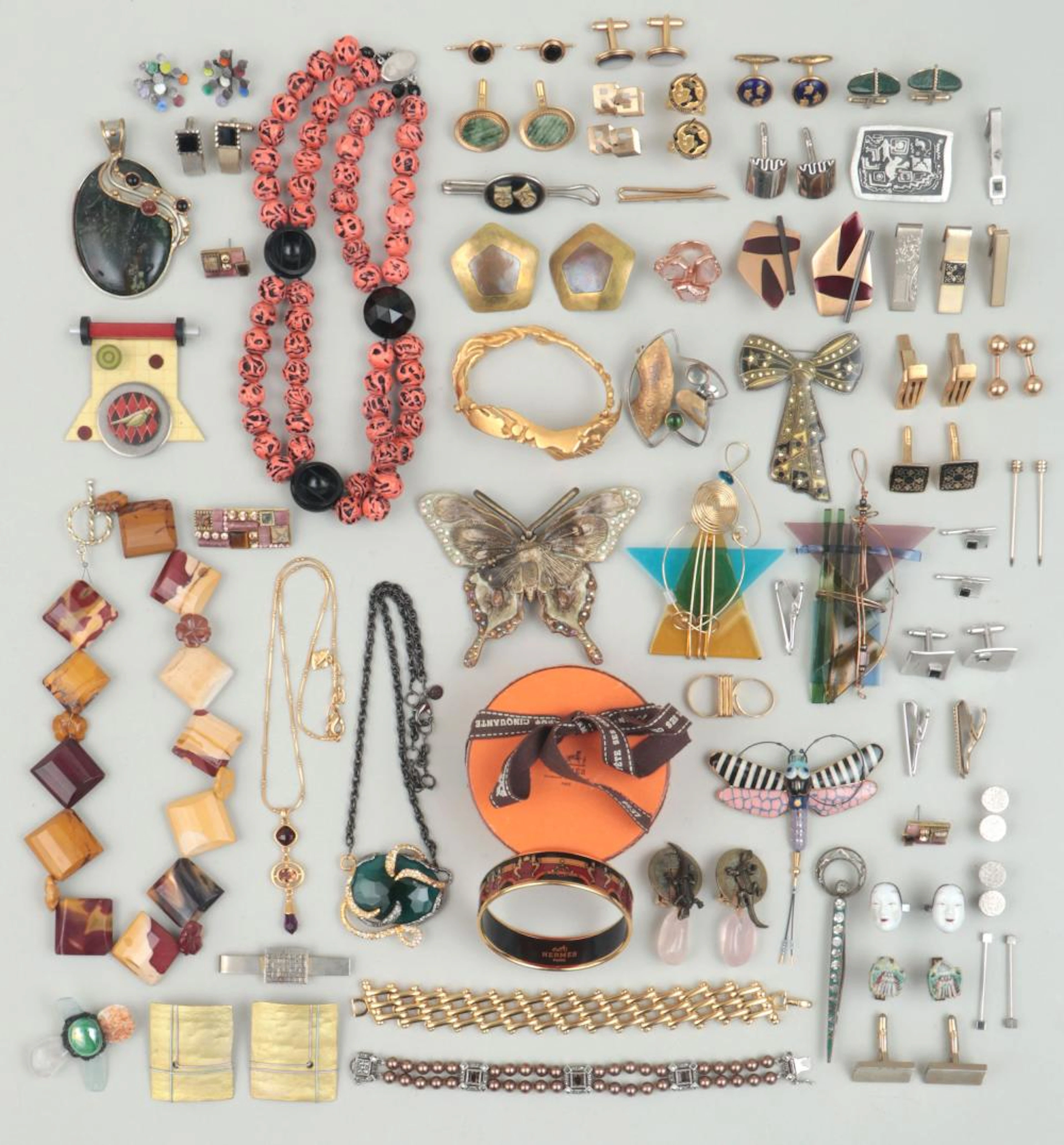 Group of (59) costume jewelry
