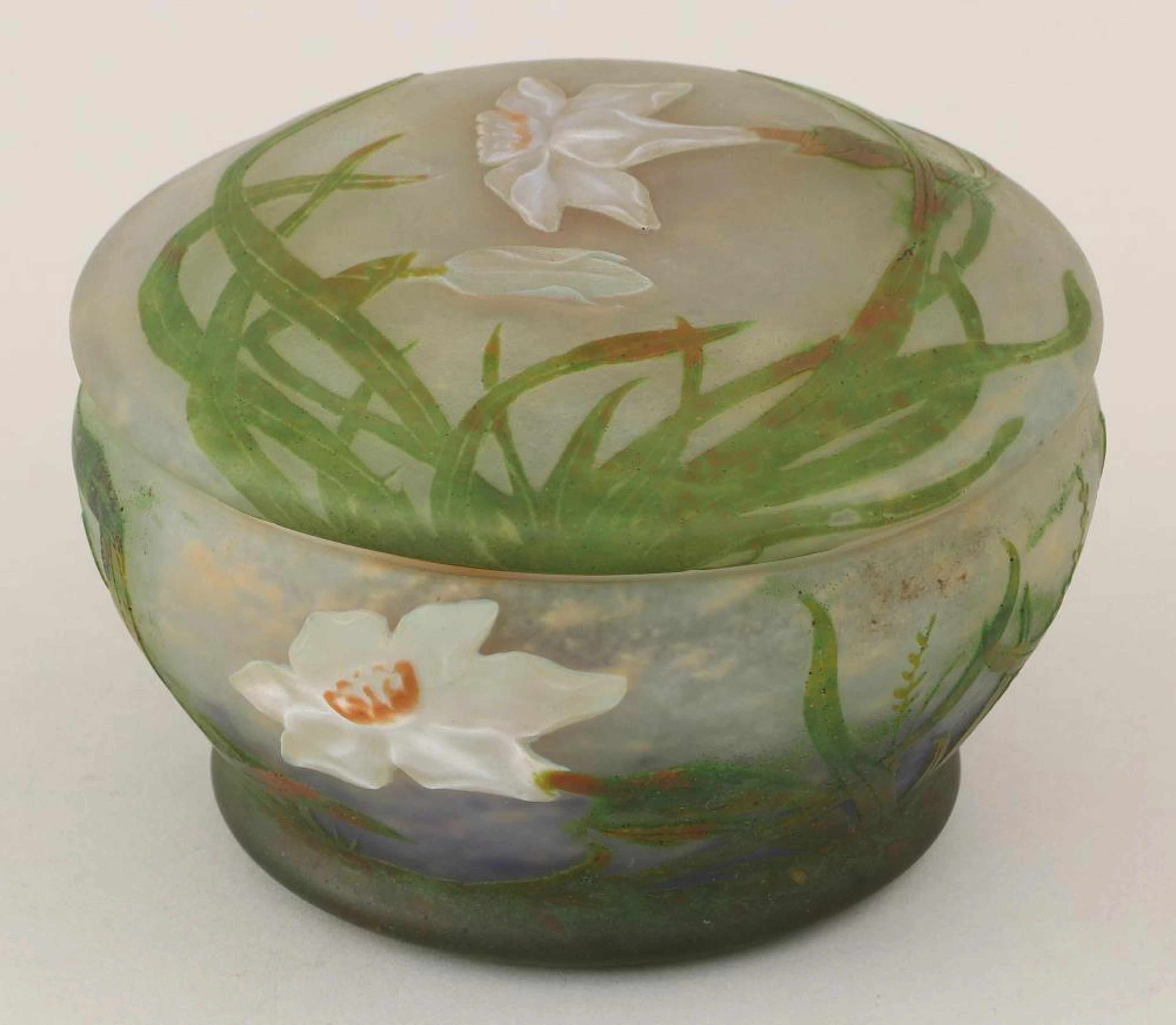 Daum Nancy cameo glass covered box