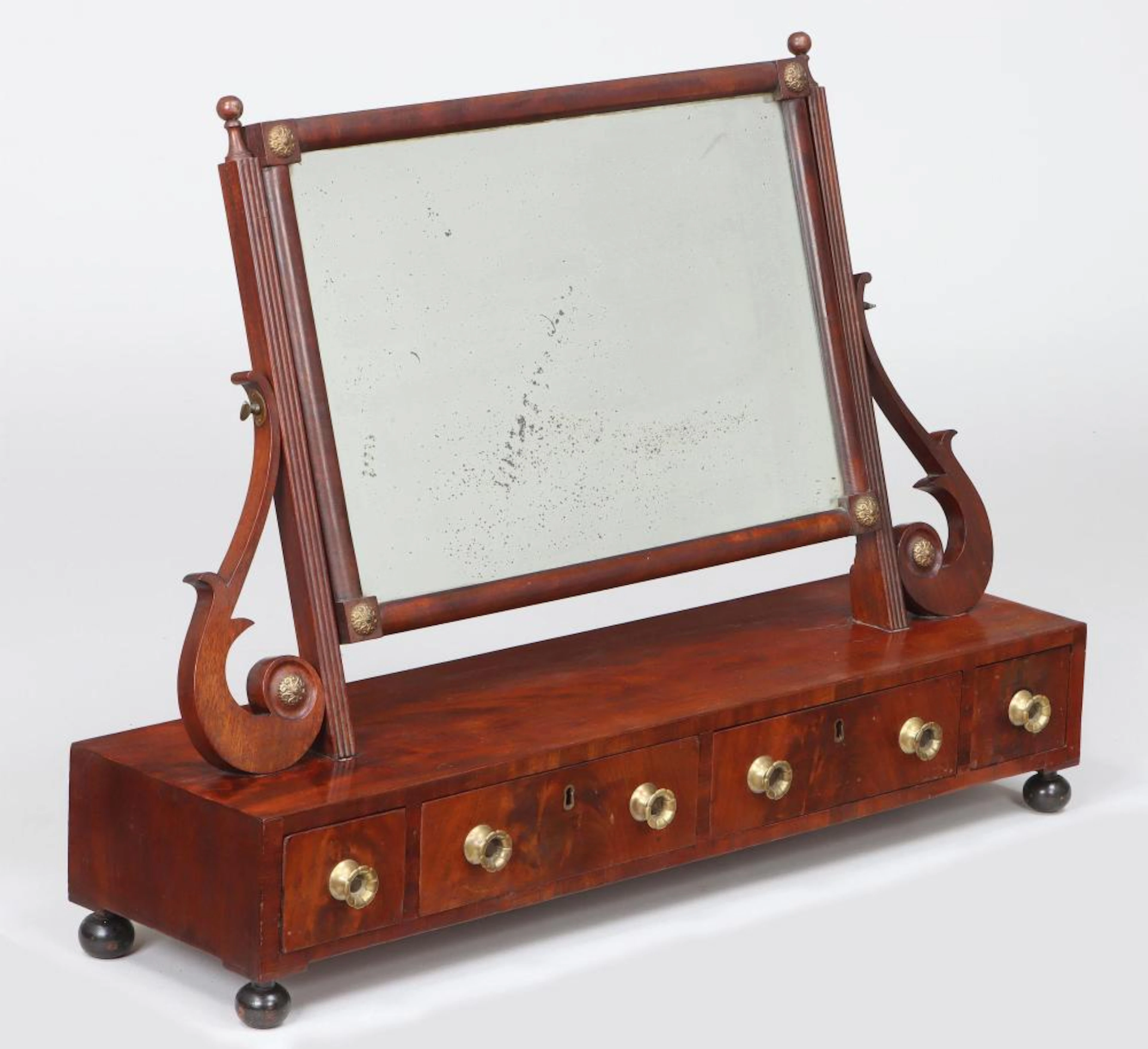 American late Federal mahogany dressing mirror