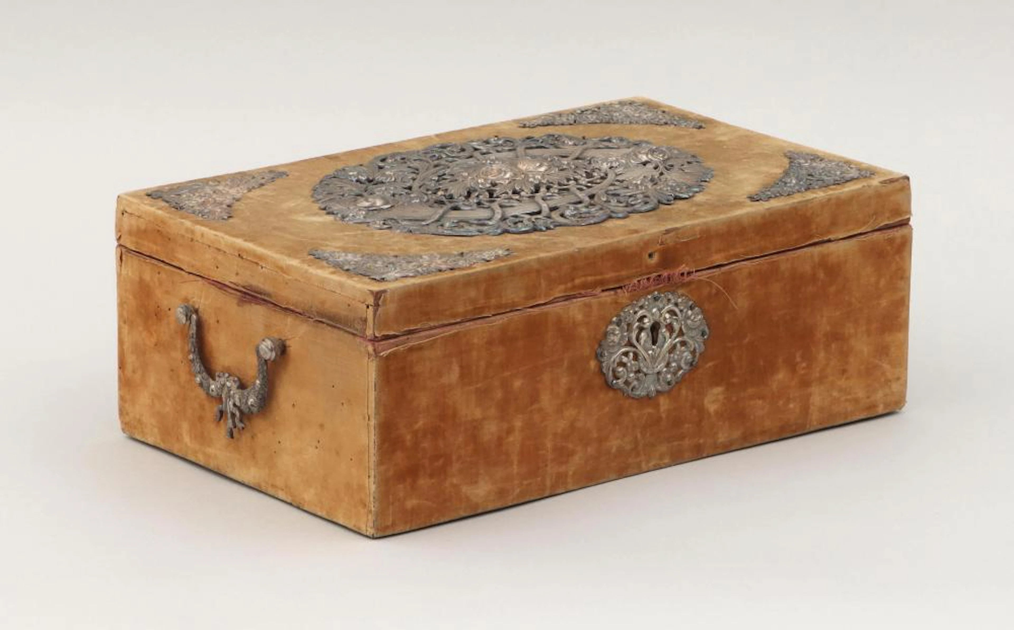 Silver-mounted box