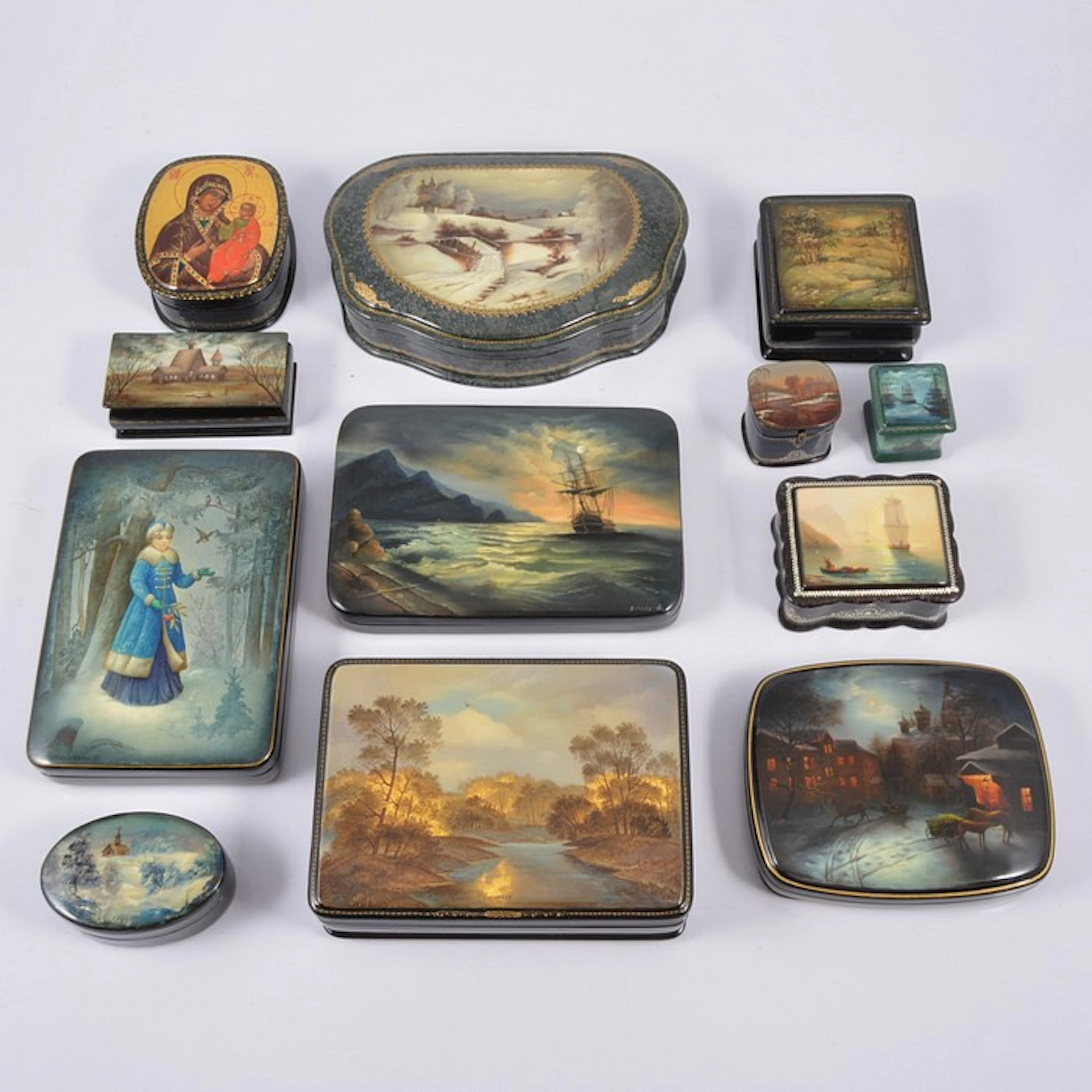A collection of Fedoskino and other Russian papier mache boxes - Maritime scenes