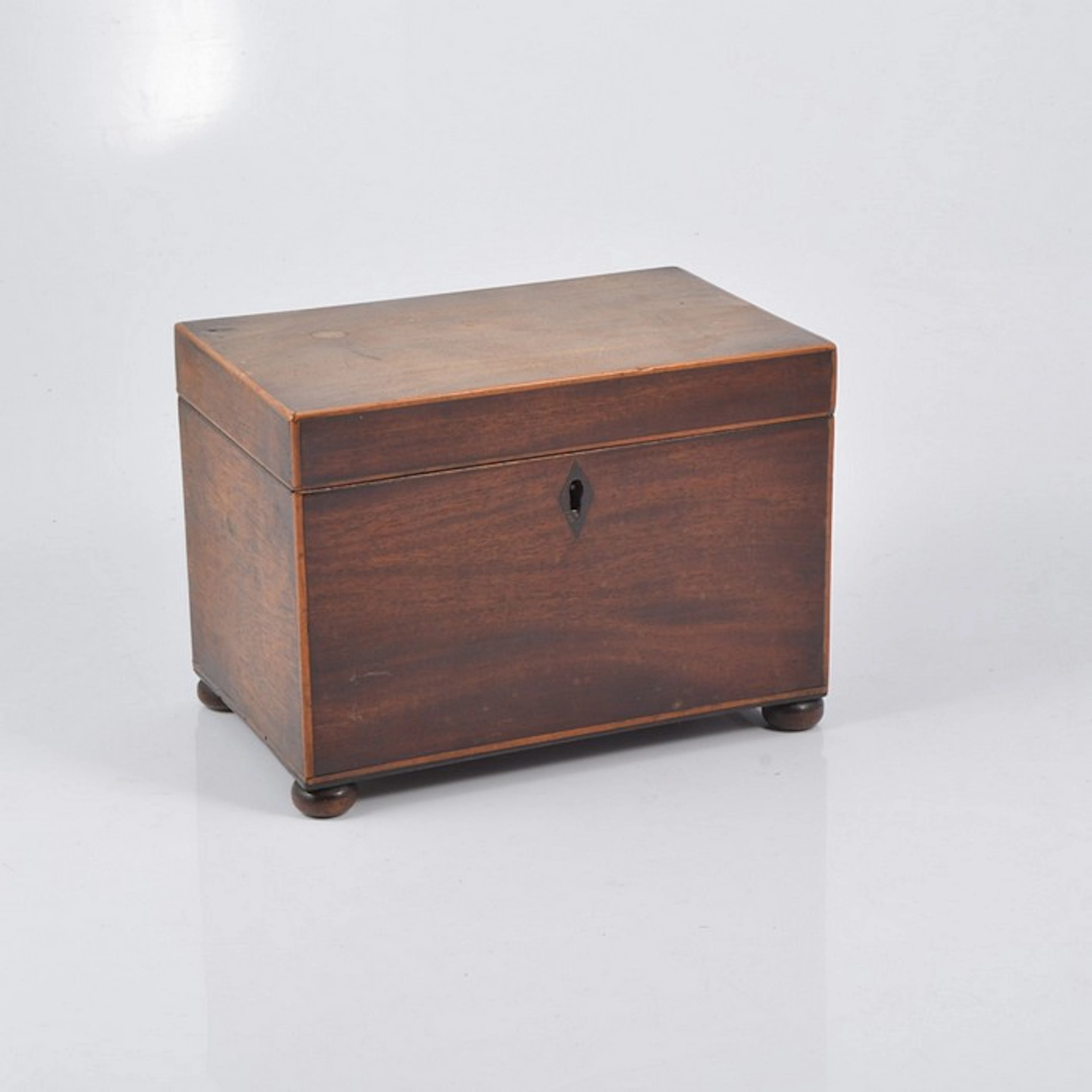 Georgian mahogany tea caddy