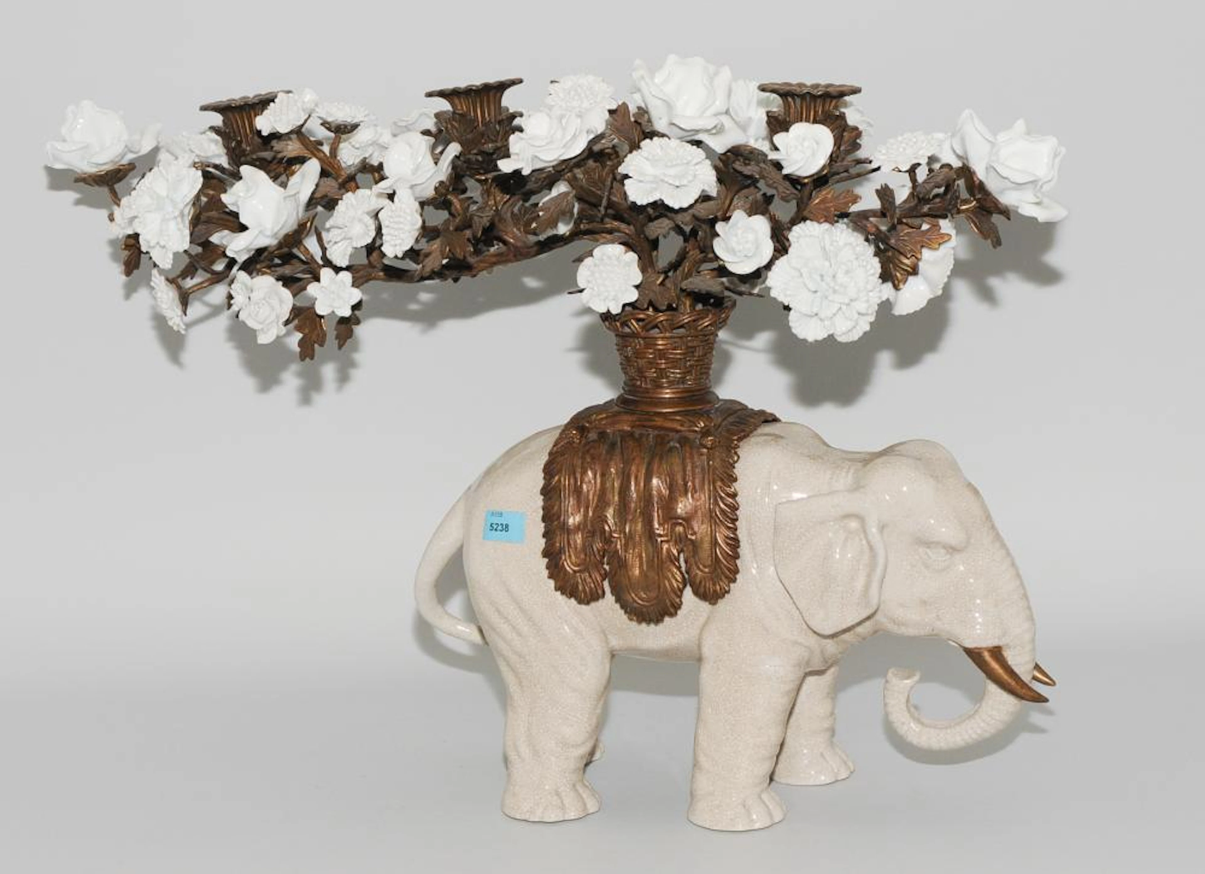 FIGUR ALS KERZENSTÄNDER