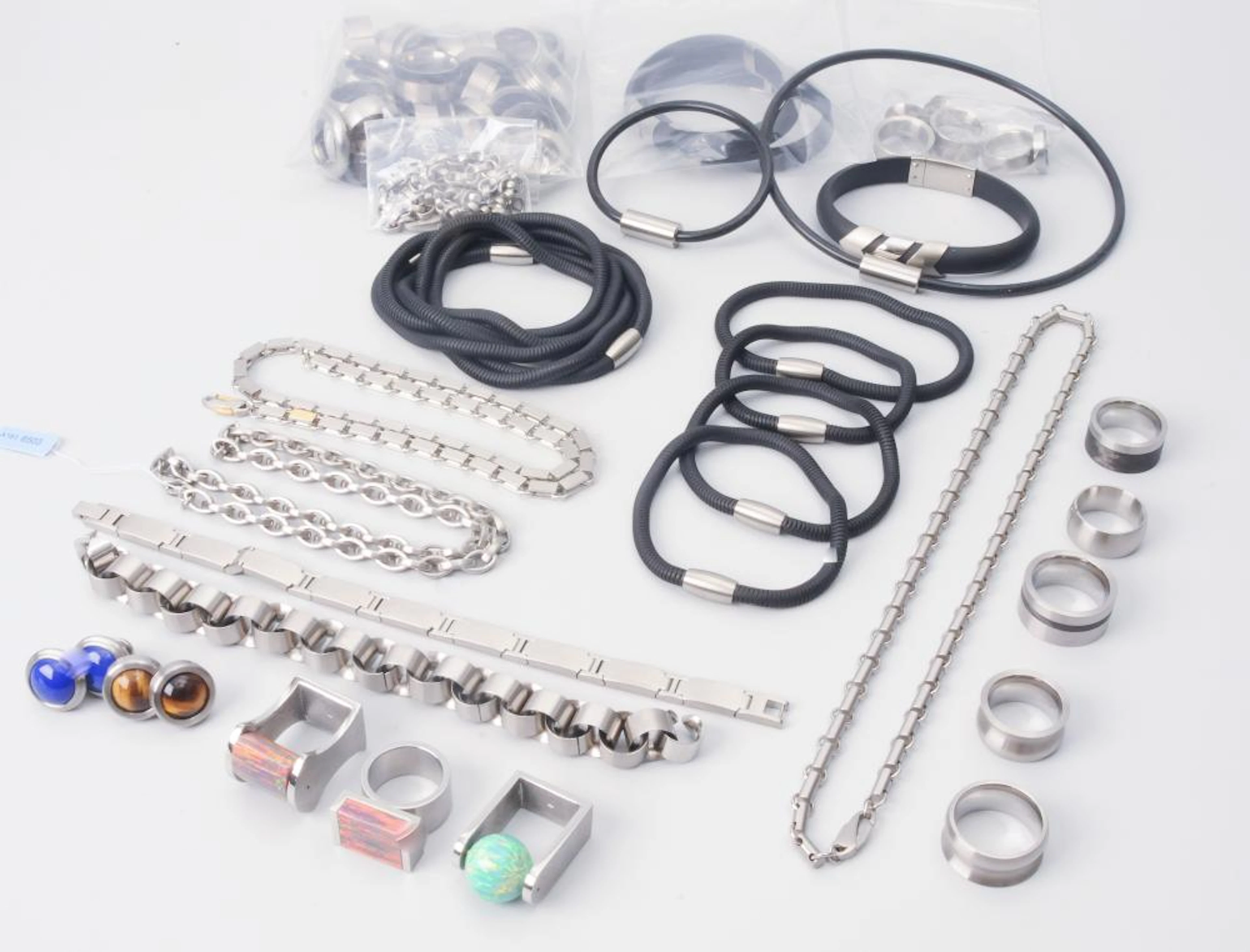 LOT: VIELZAHL AN STAHLSCHMUCK