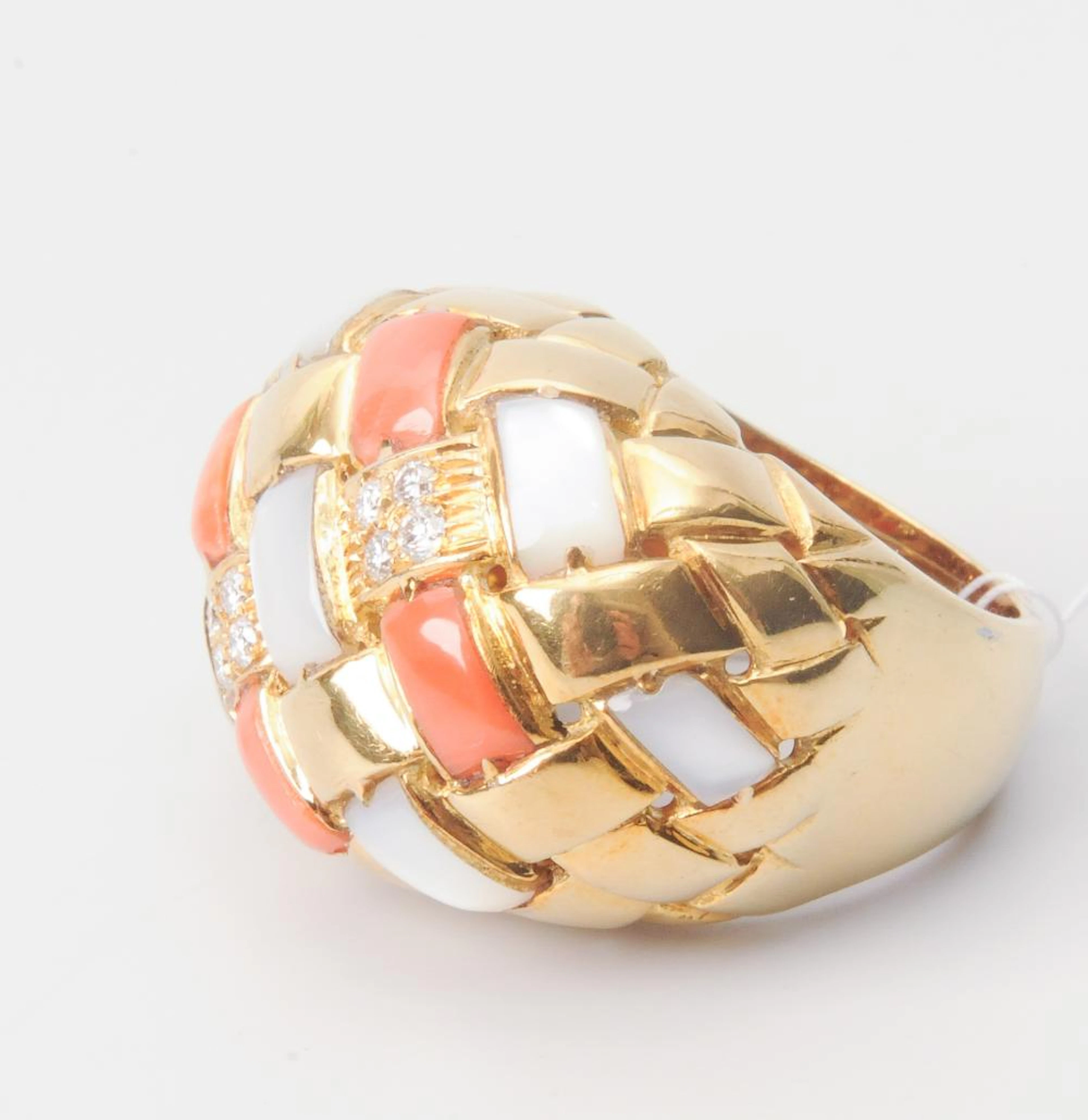KORALLEN-PERLMUTT-BRILLANT-RING