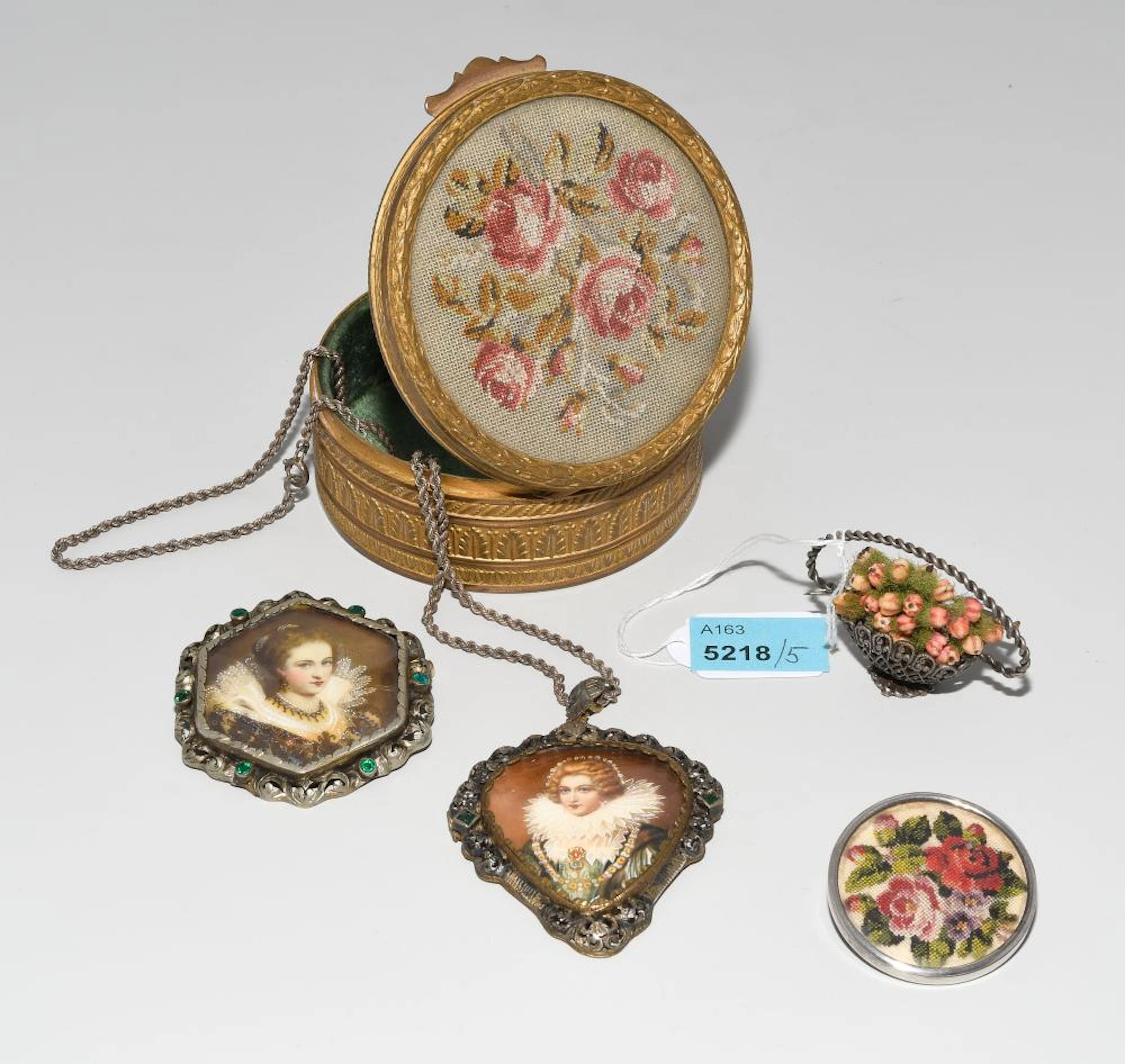 LOT: DOSE UND SCHMUCK