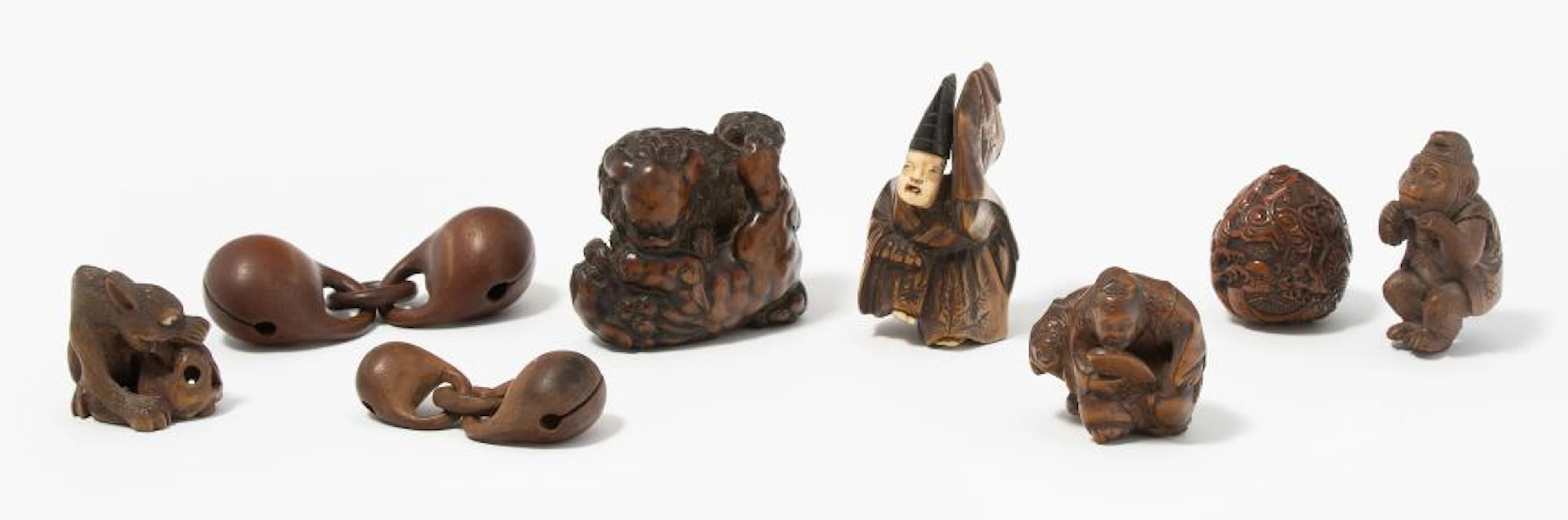 LOT: 6 HOLZ-NETSUKE UND 2 GLOCKE