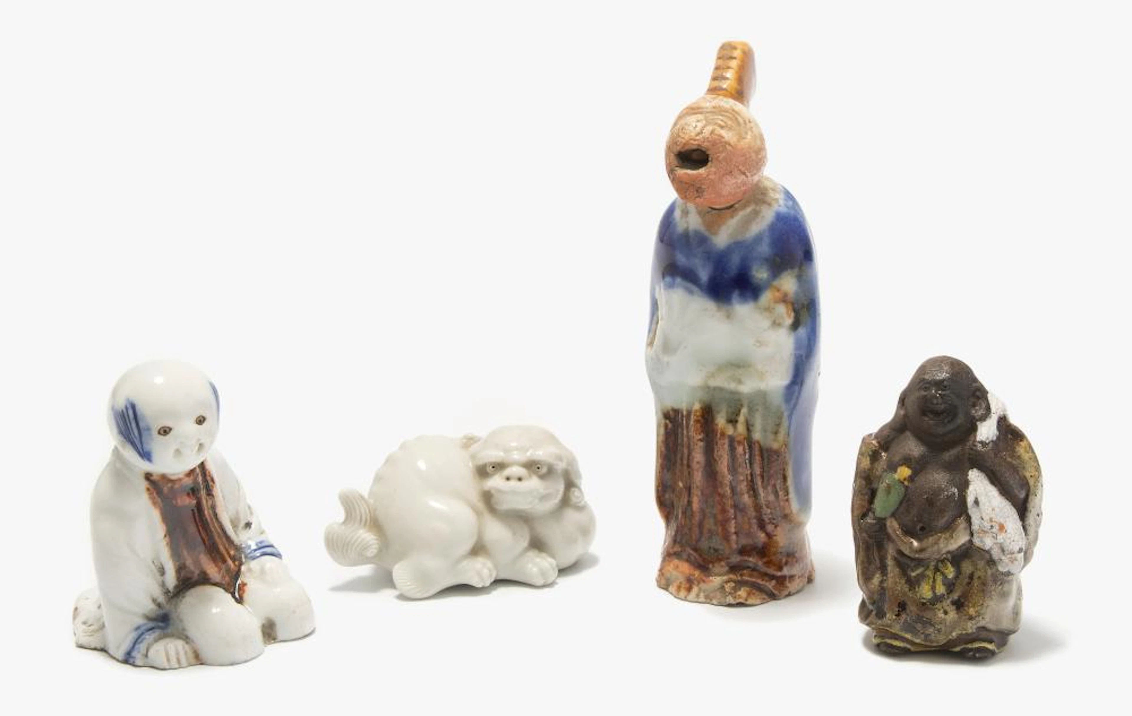 LOT: 3 PORZELLAN-NETSUKE UND 1 KLEINE PORZELLANFIGUR
