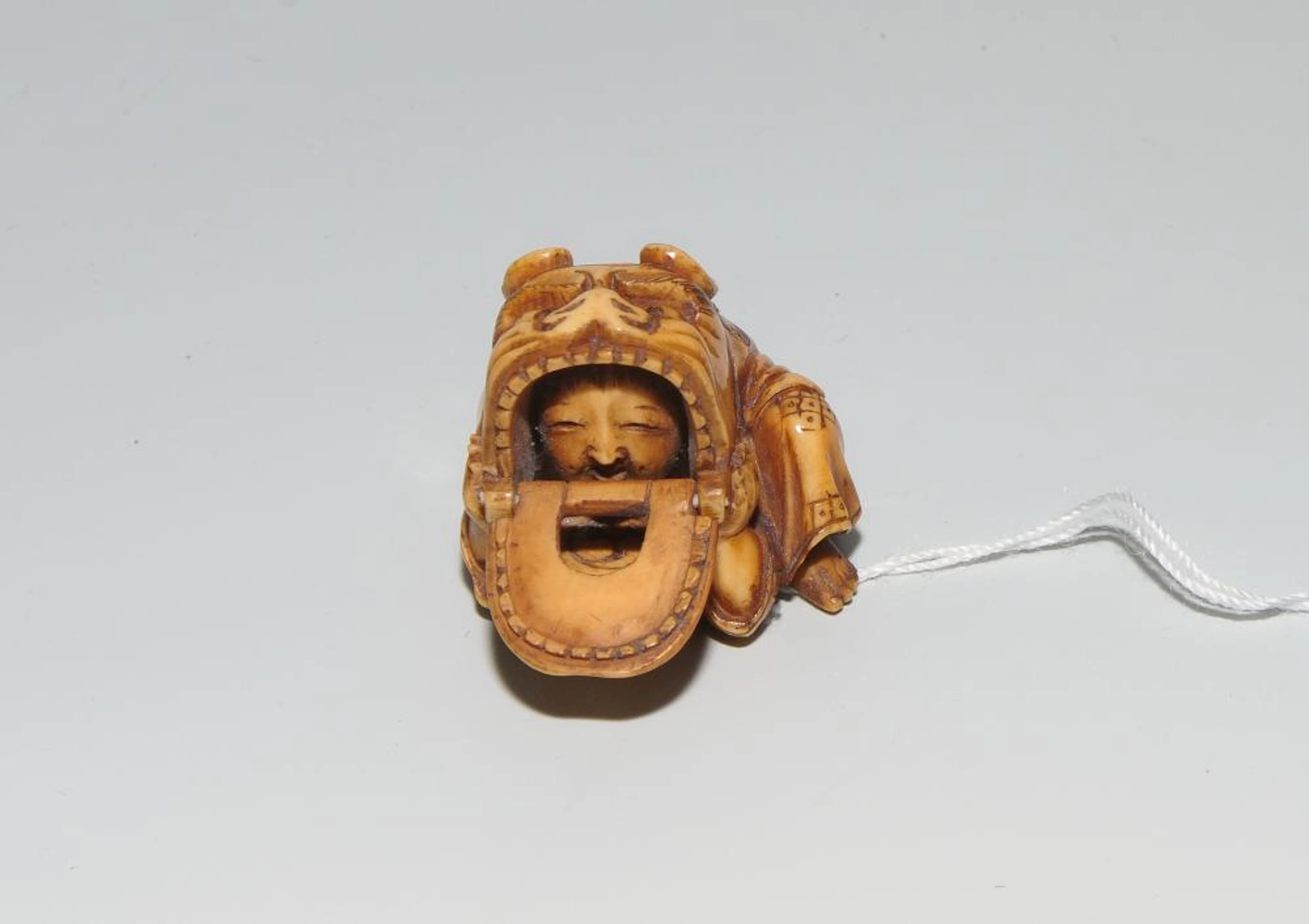KARAKURI-NETSUKE