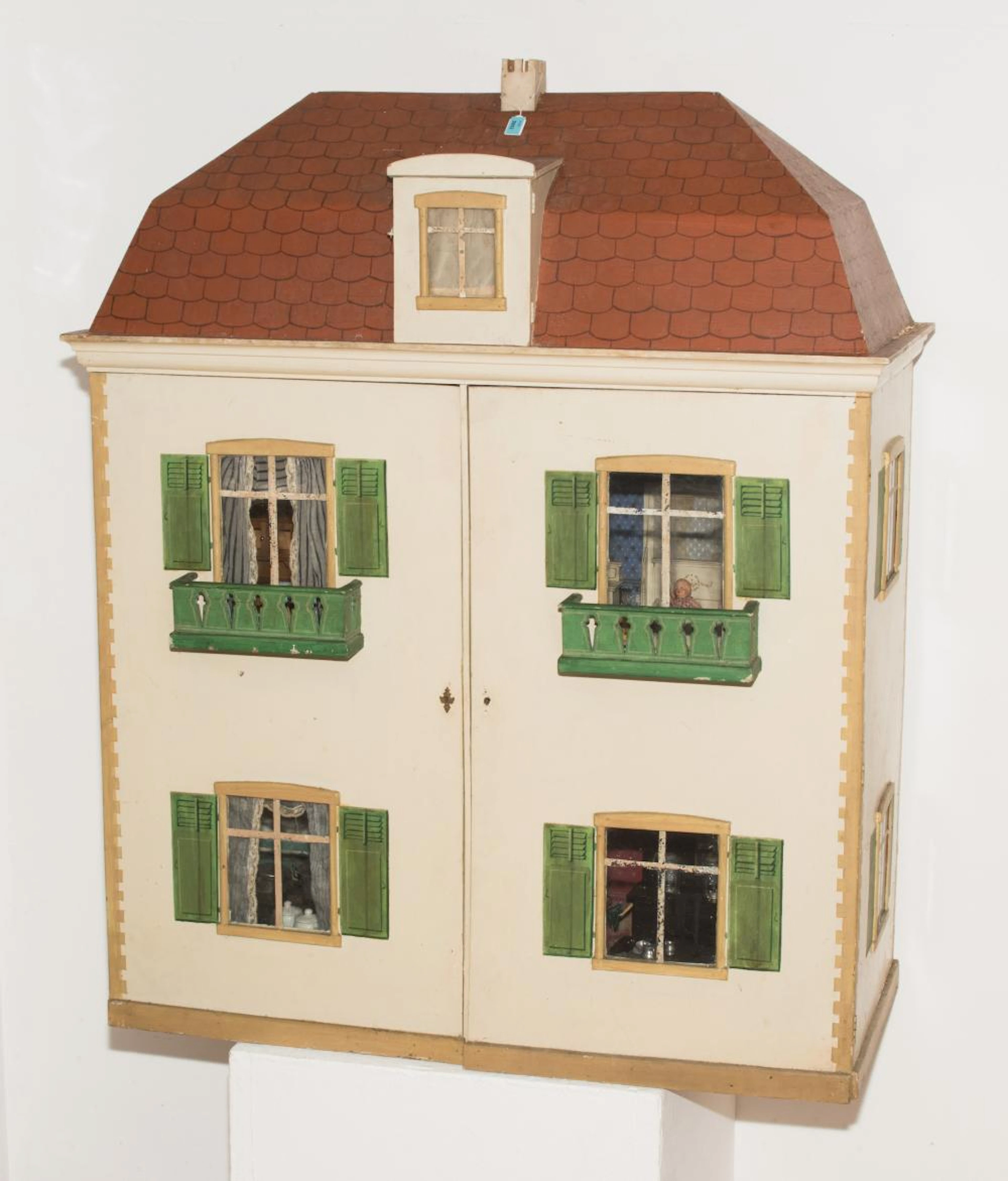 GROSSES PUPPENHAUS
