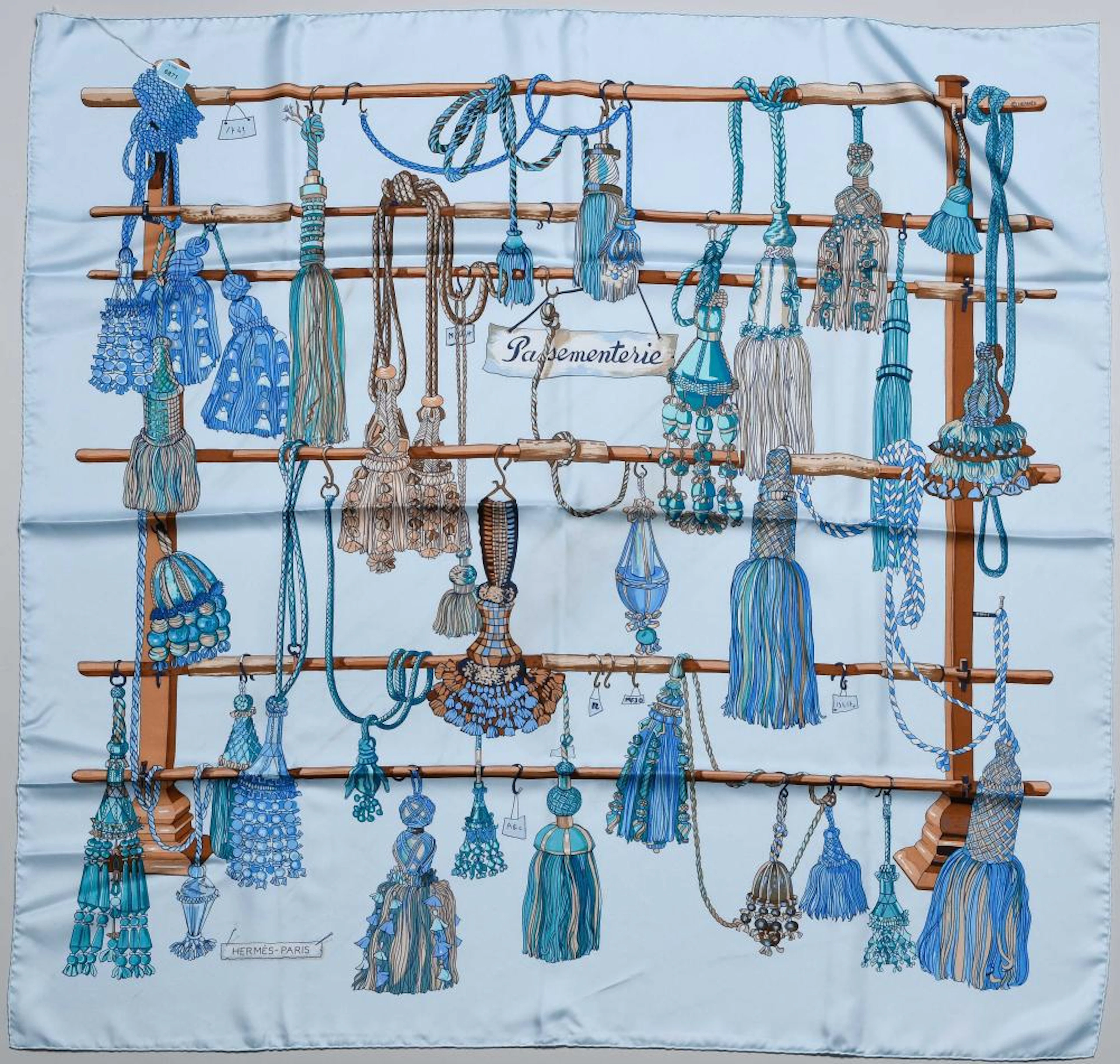 HERMÈS, FOULARD "PARSEMENTERIE"