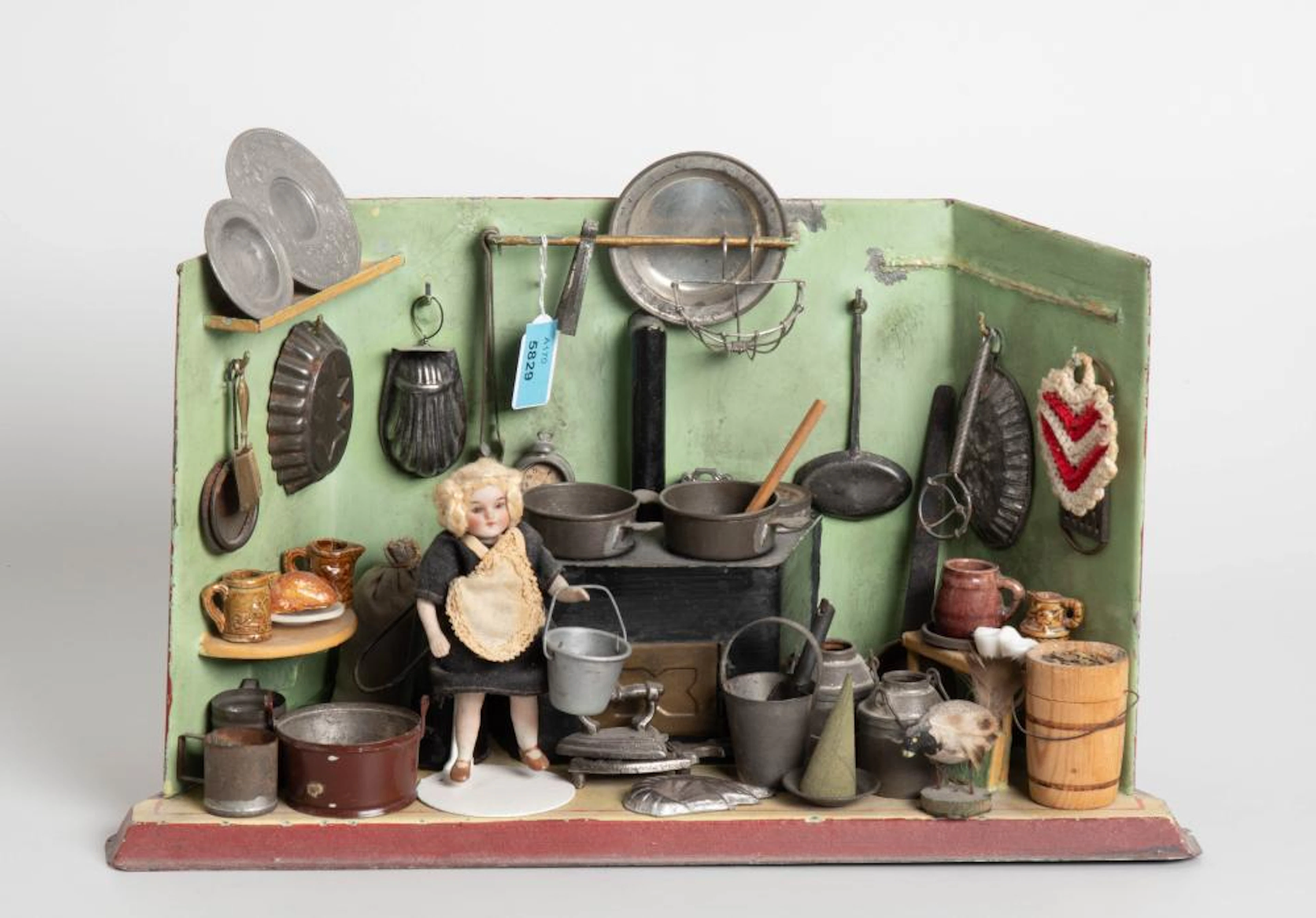 KLEINE PUPPENKÜCHE