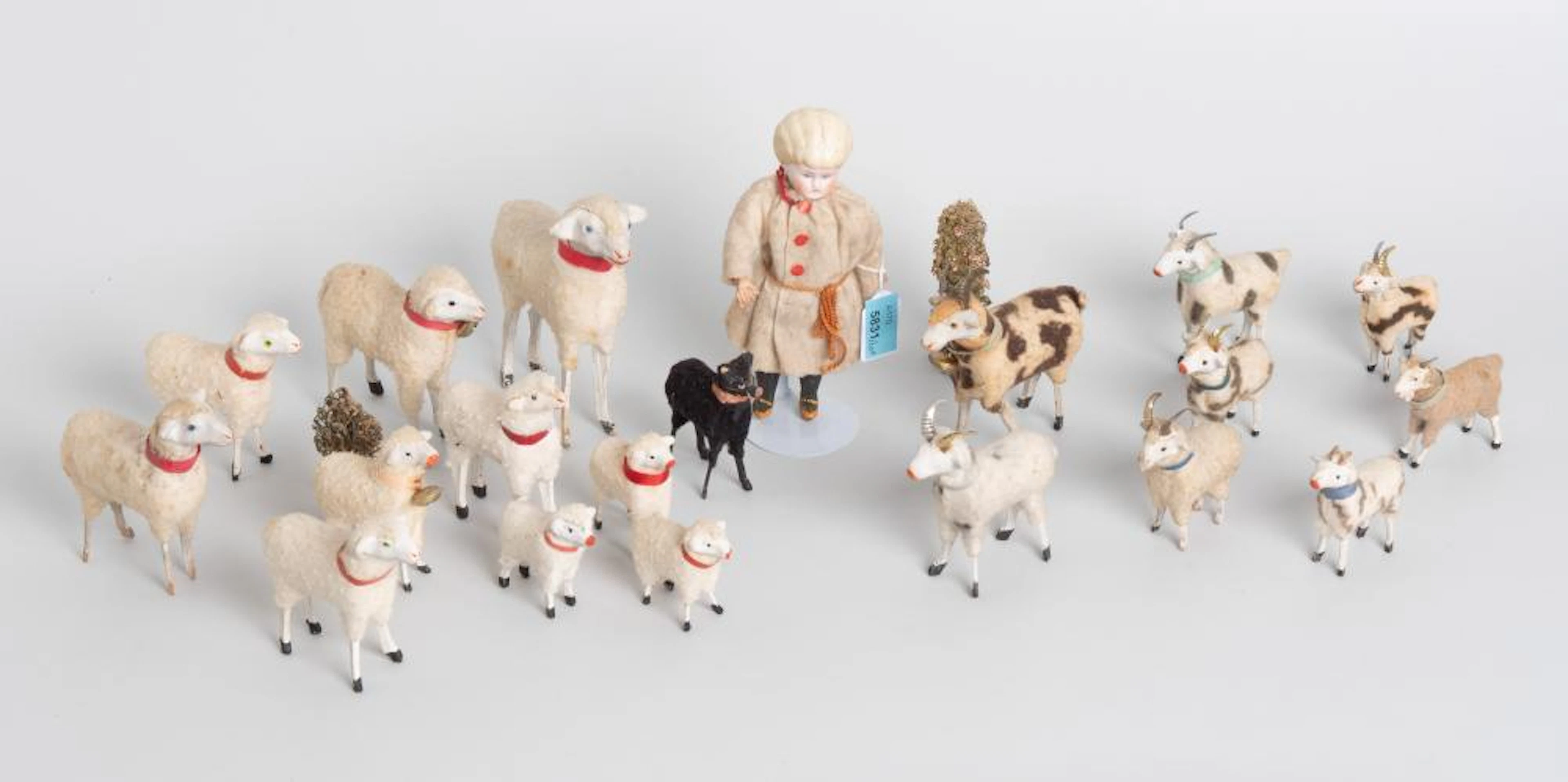 LOT: HIRTEN-PÜPPCHEN MIT WOLLTIER-HERDE