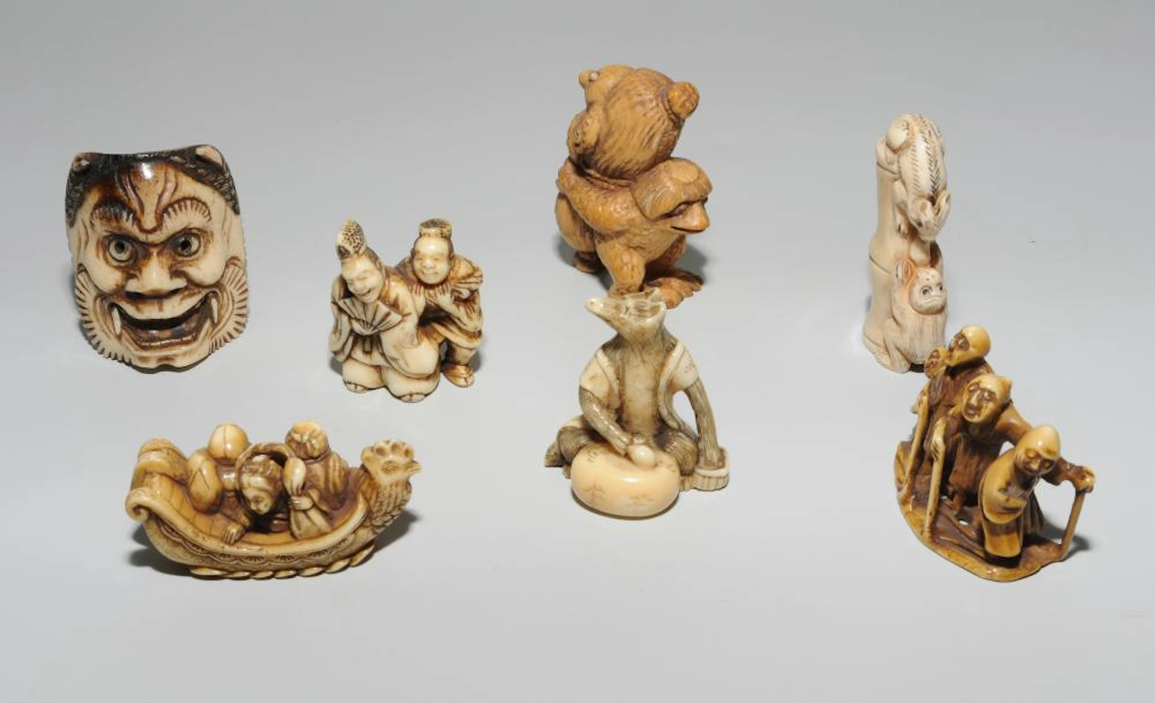 LOT: 6 NETSUKE