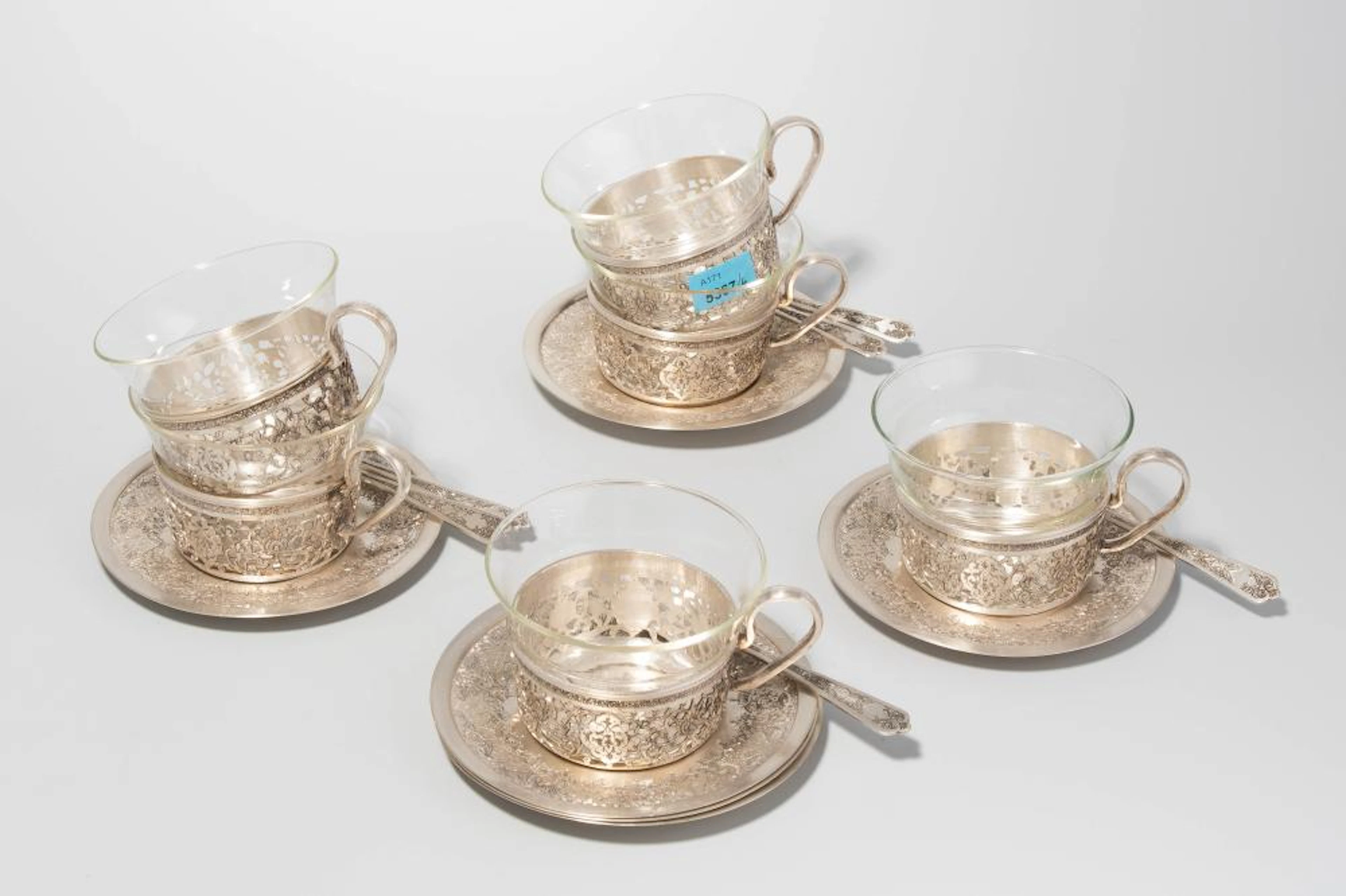 SET: 6 TASSEN UND UNTERTASSE