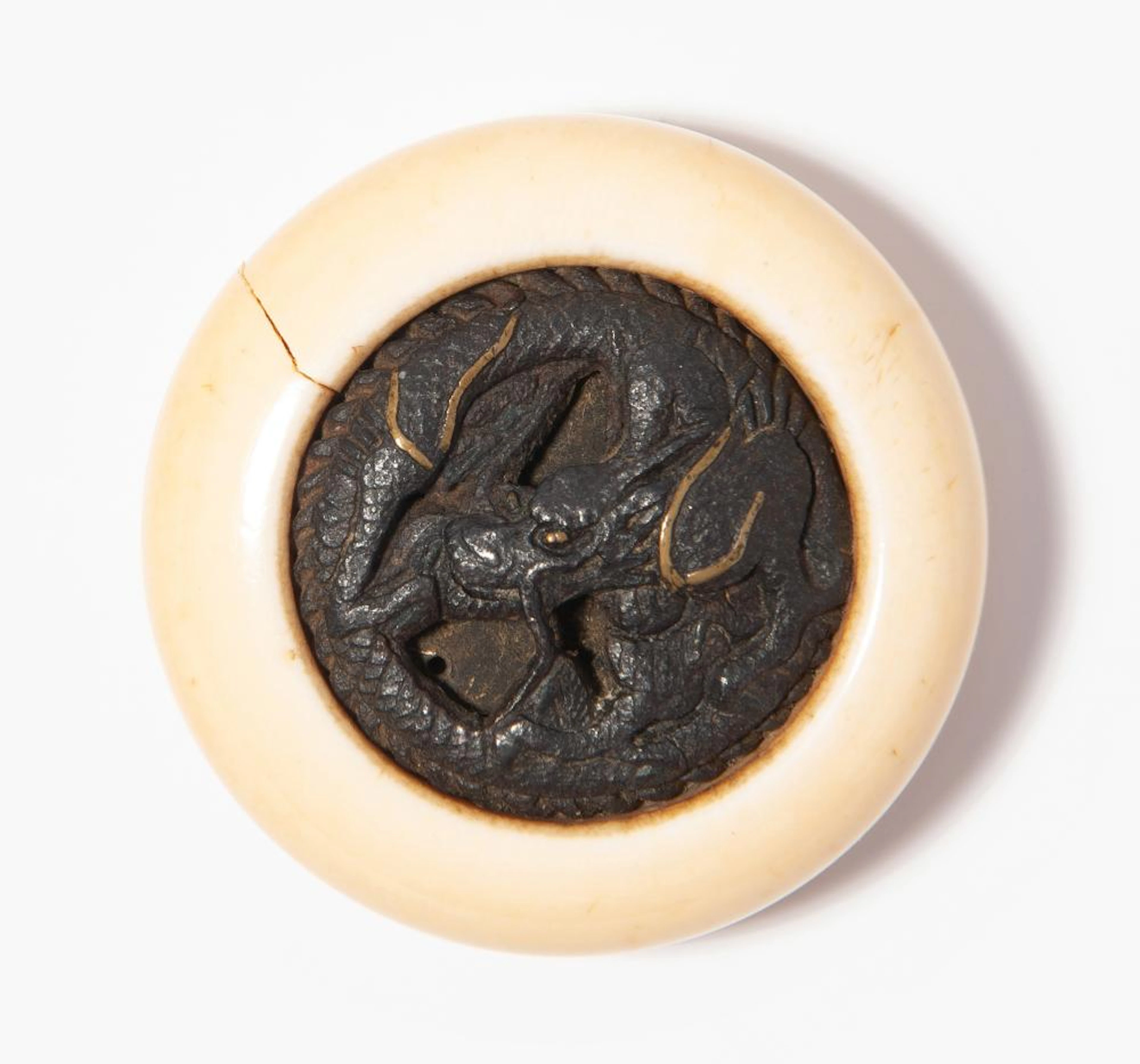 KAGAMIBUTA-NETSUKE