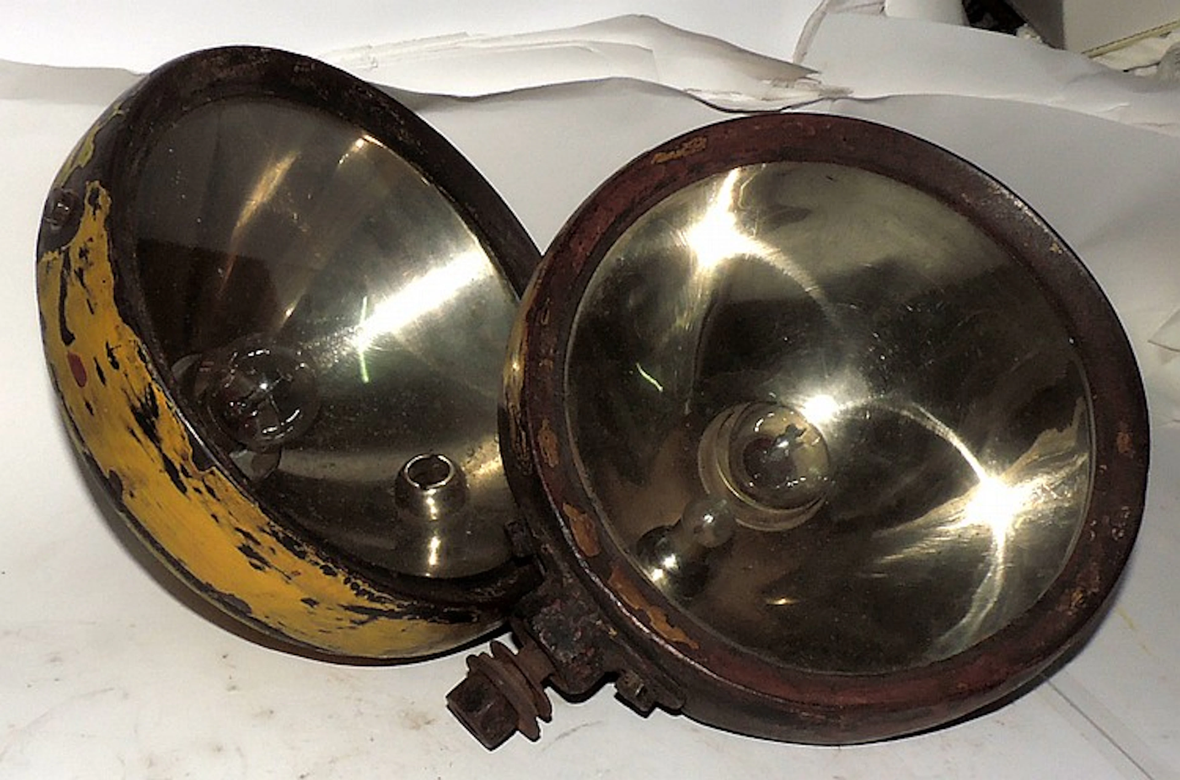 PAIR OF OLD CAR HEADLIGHTS