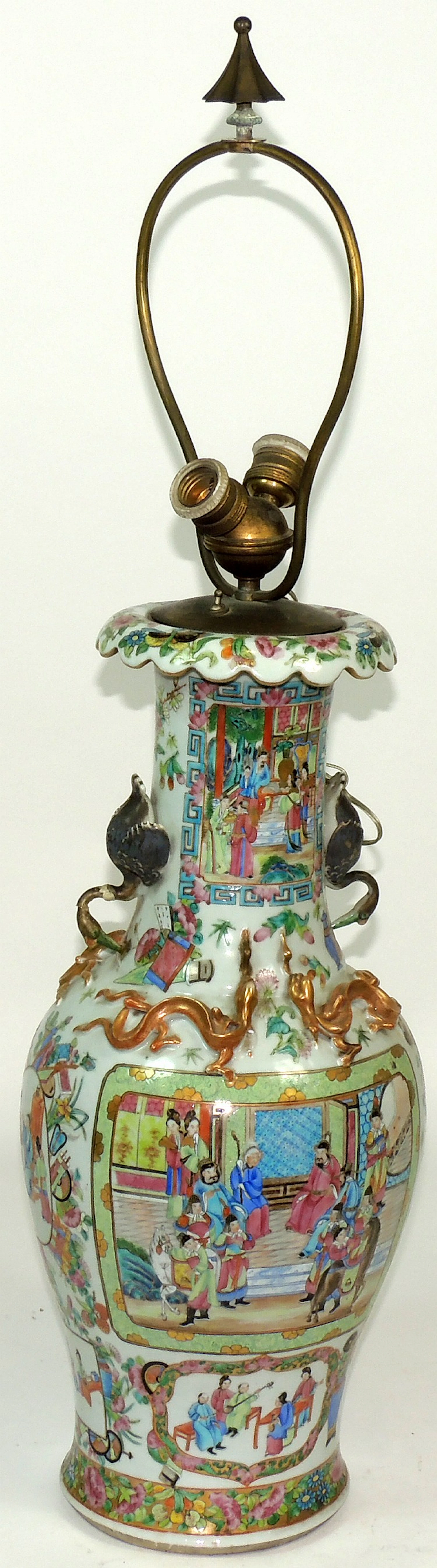 VASE SHAPED PORCELAIN TABLE LAMP