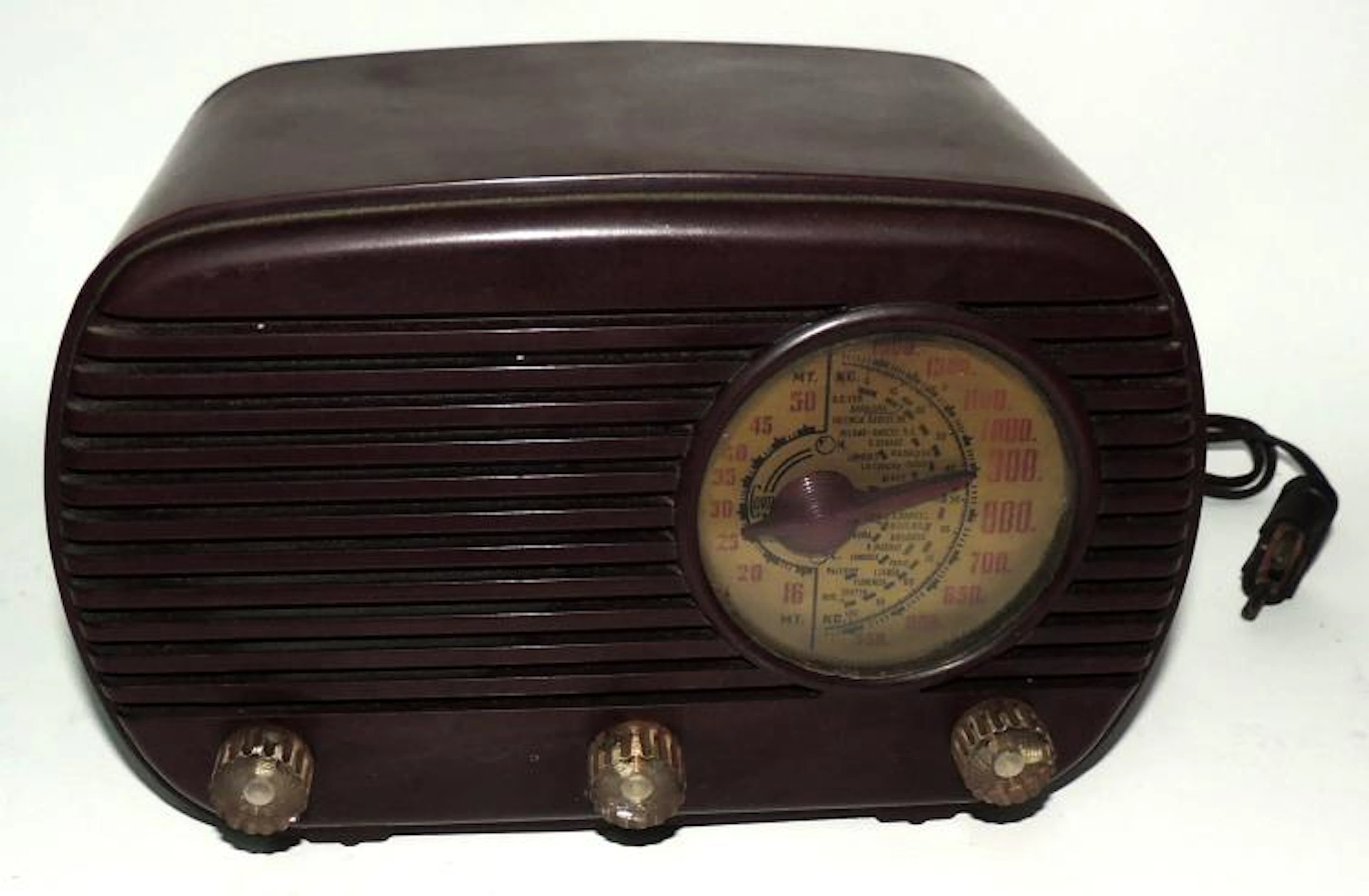 VINTAGE UNIVERSAL RADIO