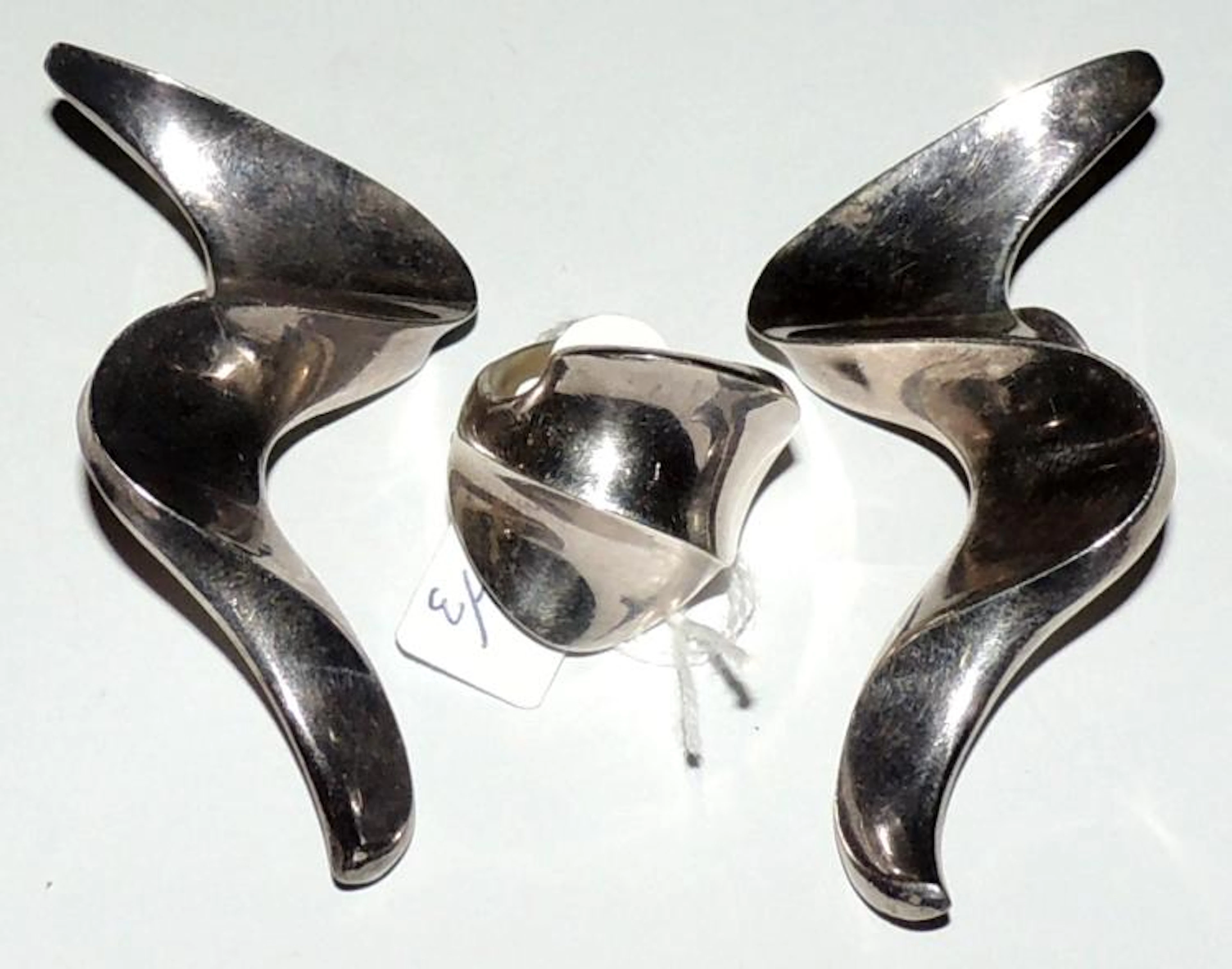 SET OF SILVER DESIGN RING AND EARRINGS
