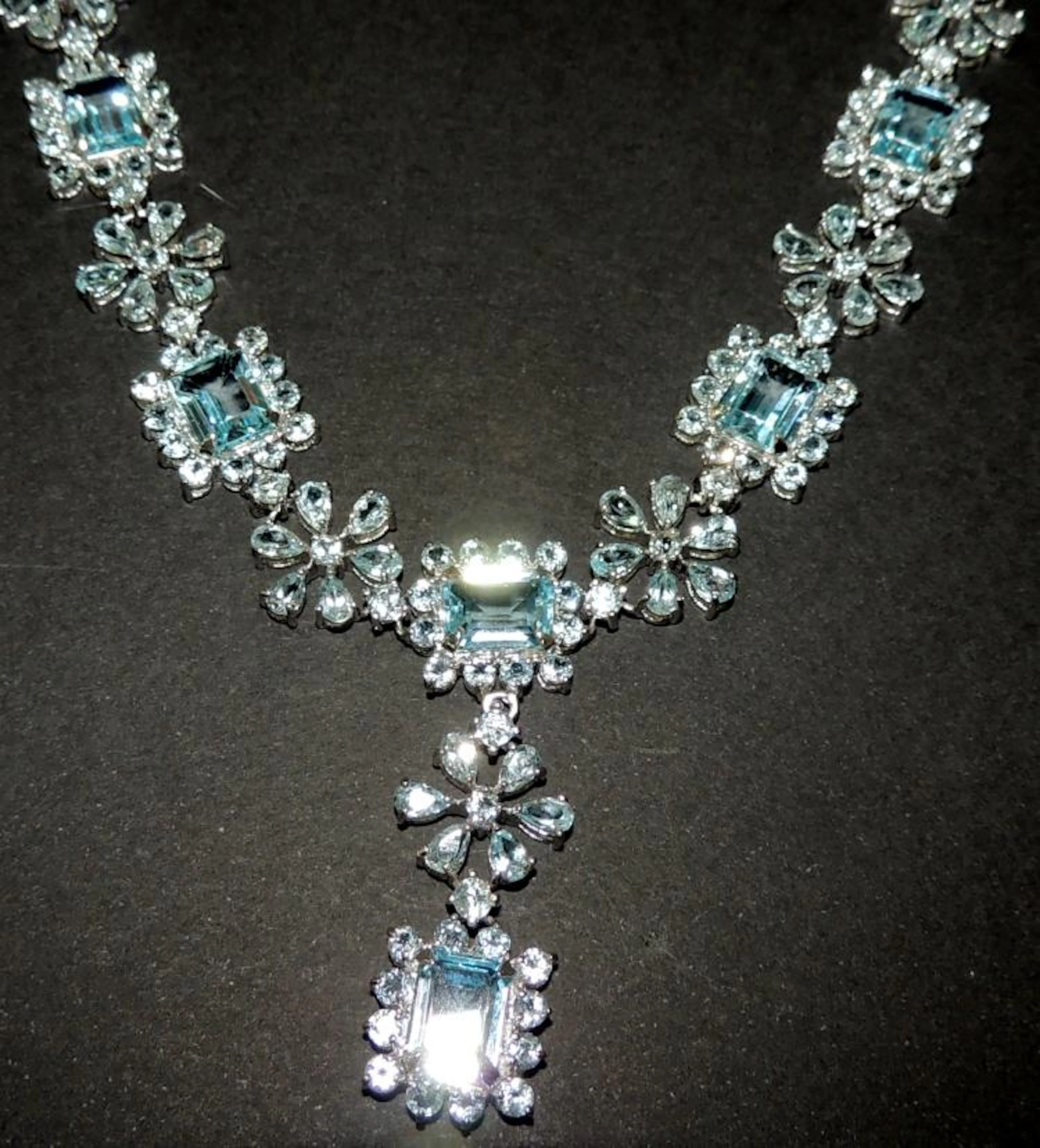 AQUAMARINES AND COLOURLESS SAPPHIRES SILVER NECKLACE