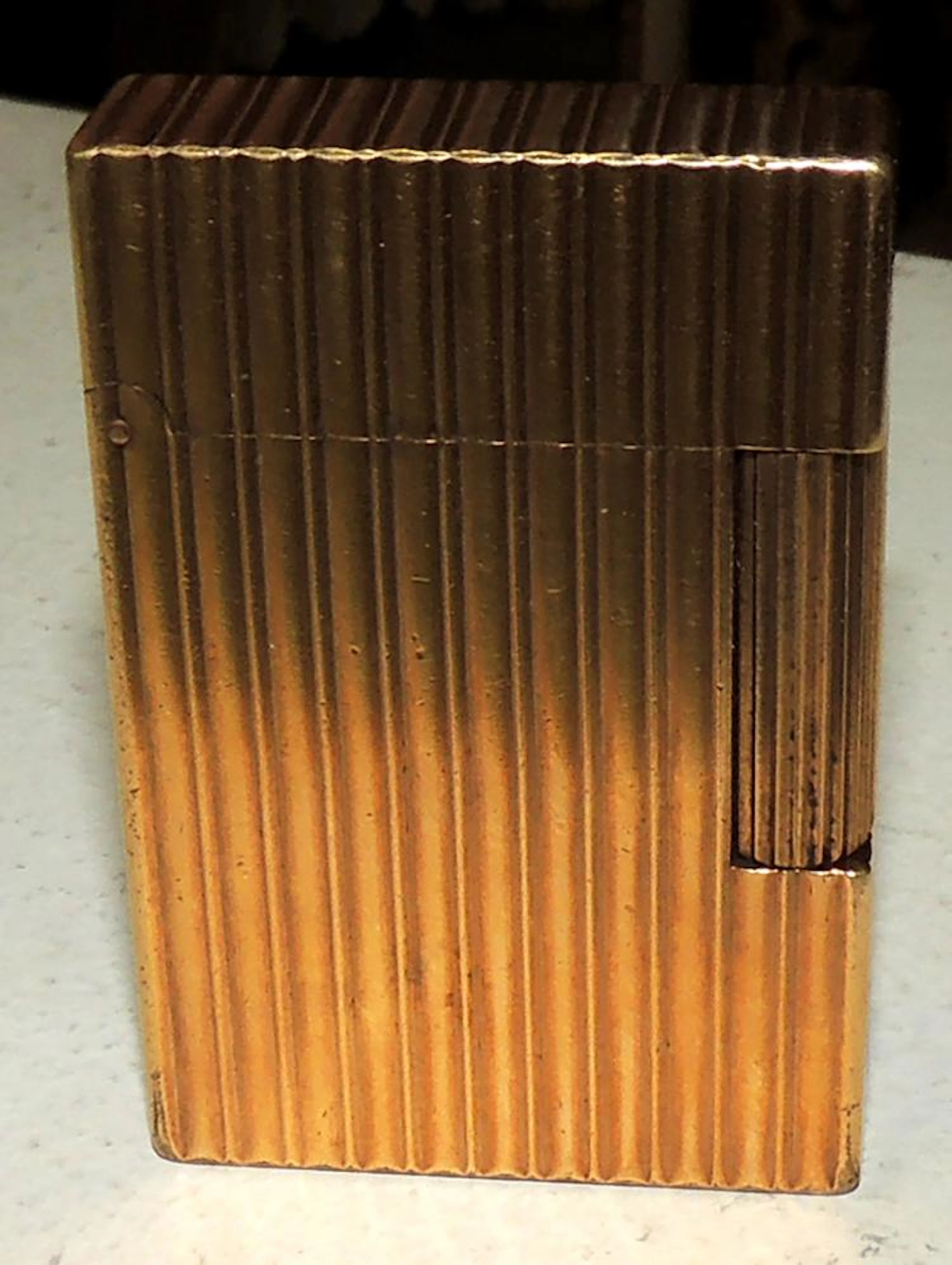 ST DUPONT. LIGHTER in yellow gold plate.