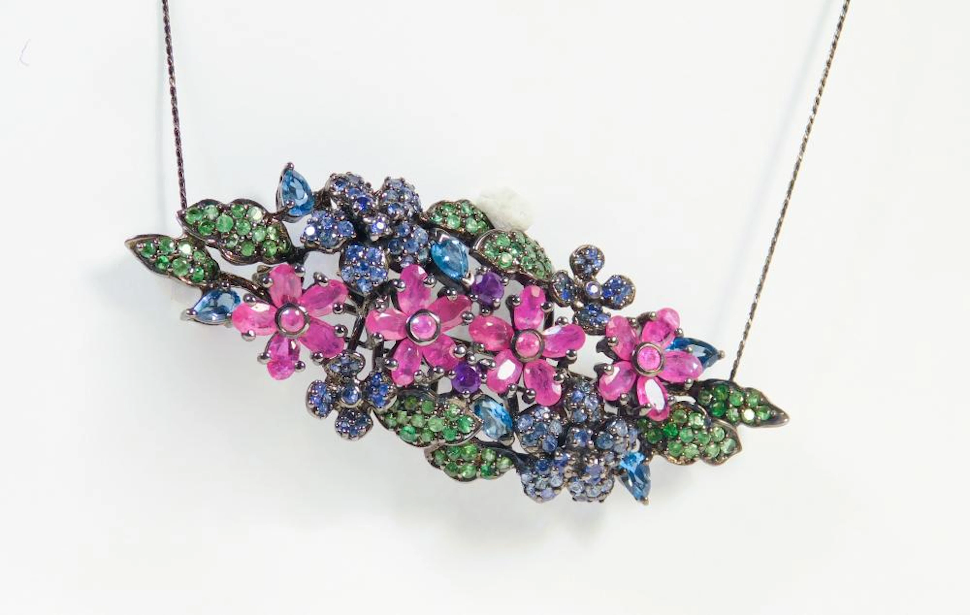 CONJUNTO DE BROCHE COLGANTE CON SORTIJA en plata rodiada zafiros
