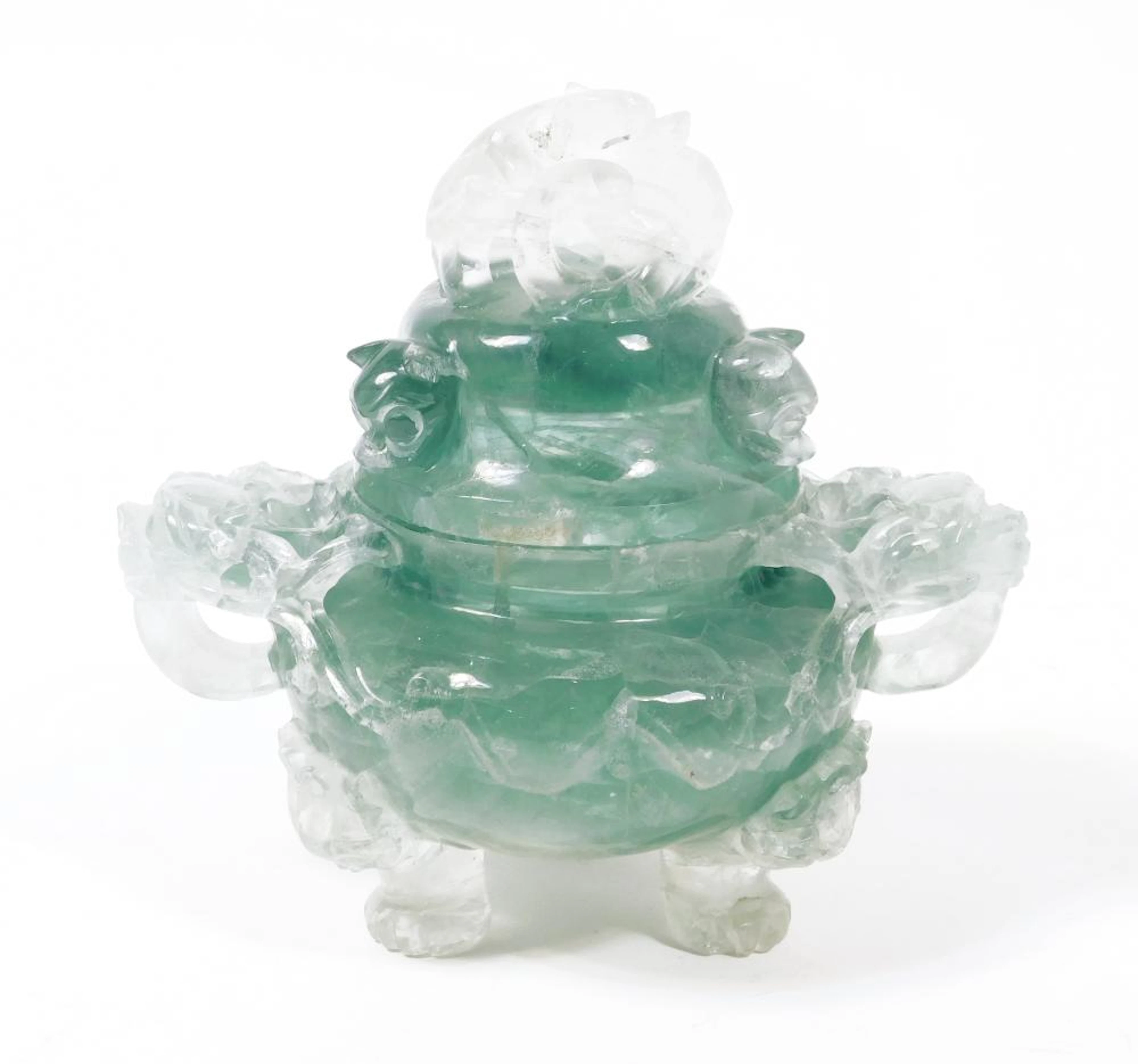 TÍBOR ORIENTAL en cuarzo verde tallado con motivo de dragones Altura: 14 cm