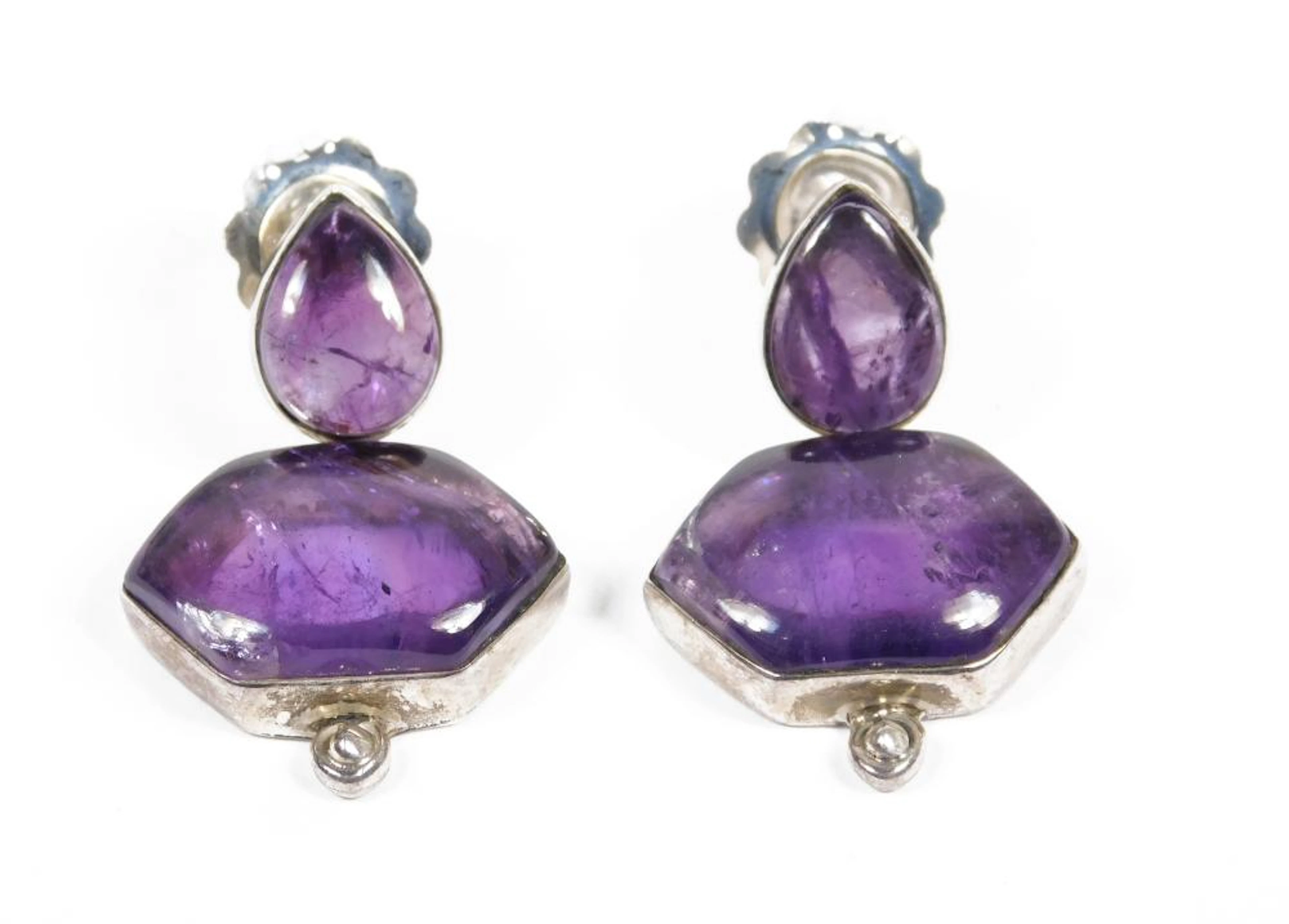 PENDIENTES EN PLATA CON AMATISTAS Largo: 2 cm.