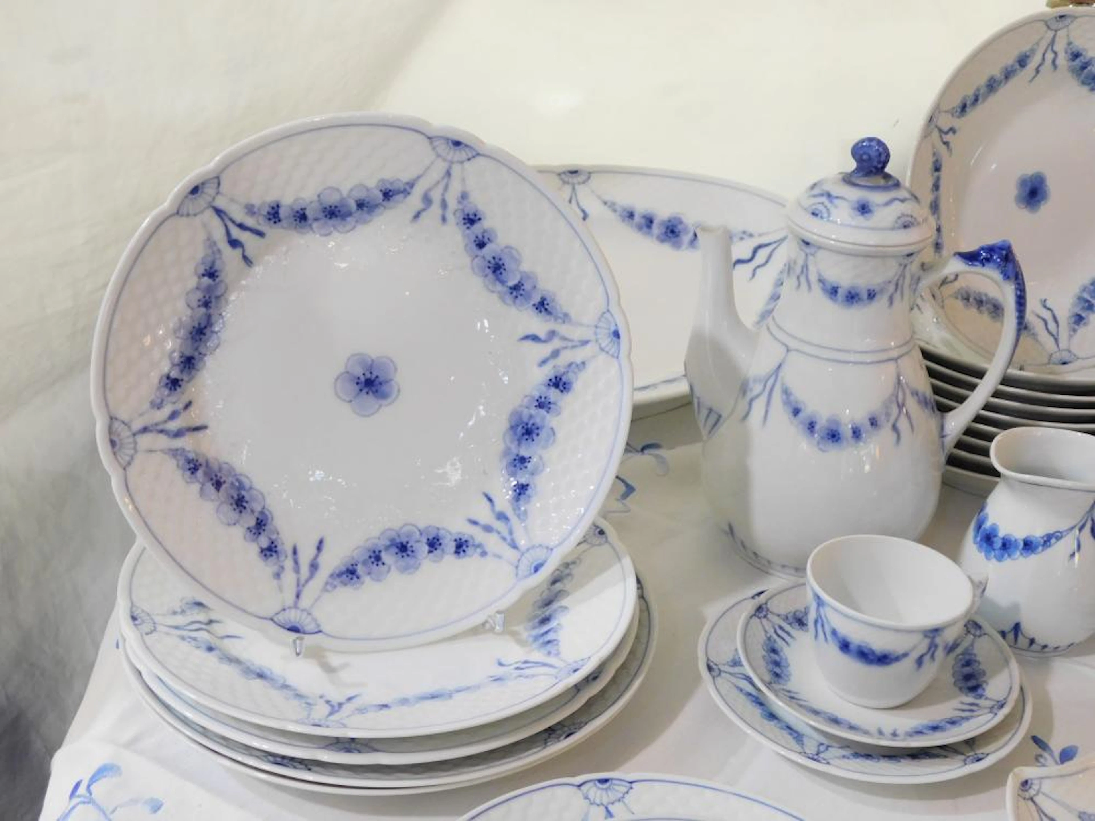 VAJILLA en porcelana Denmark B&G con motivo de flores