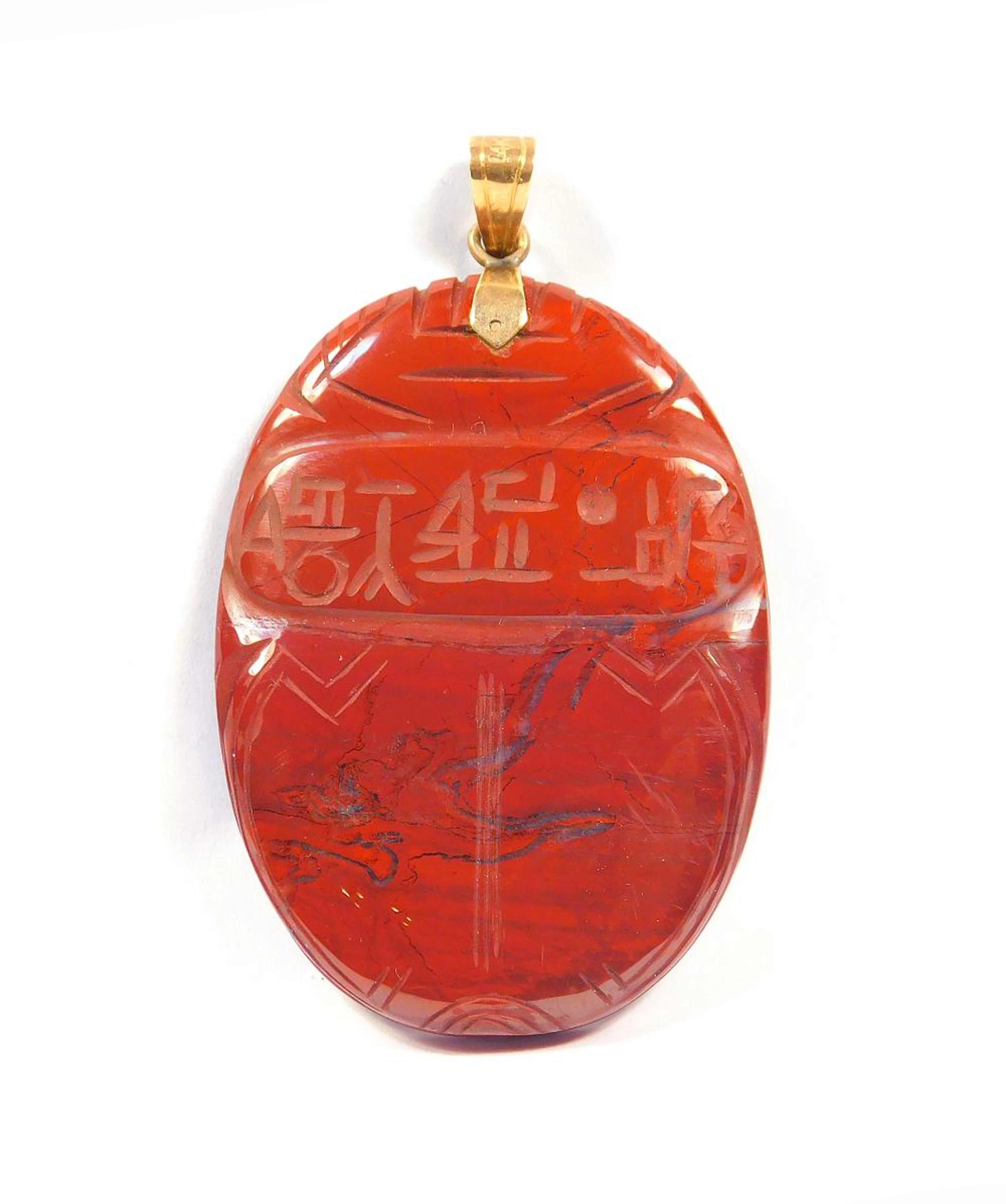 COLGANTE "ESCARABAJO" en piedra dura con perna en oro amarillo de 14 cts
