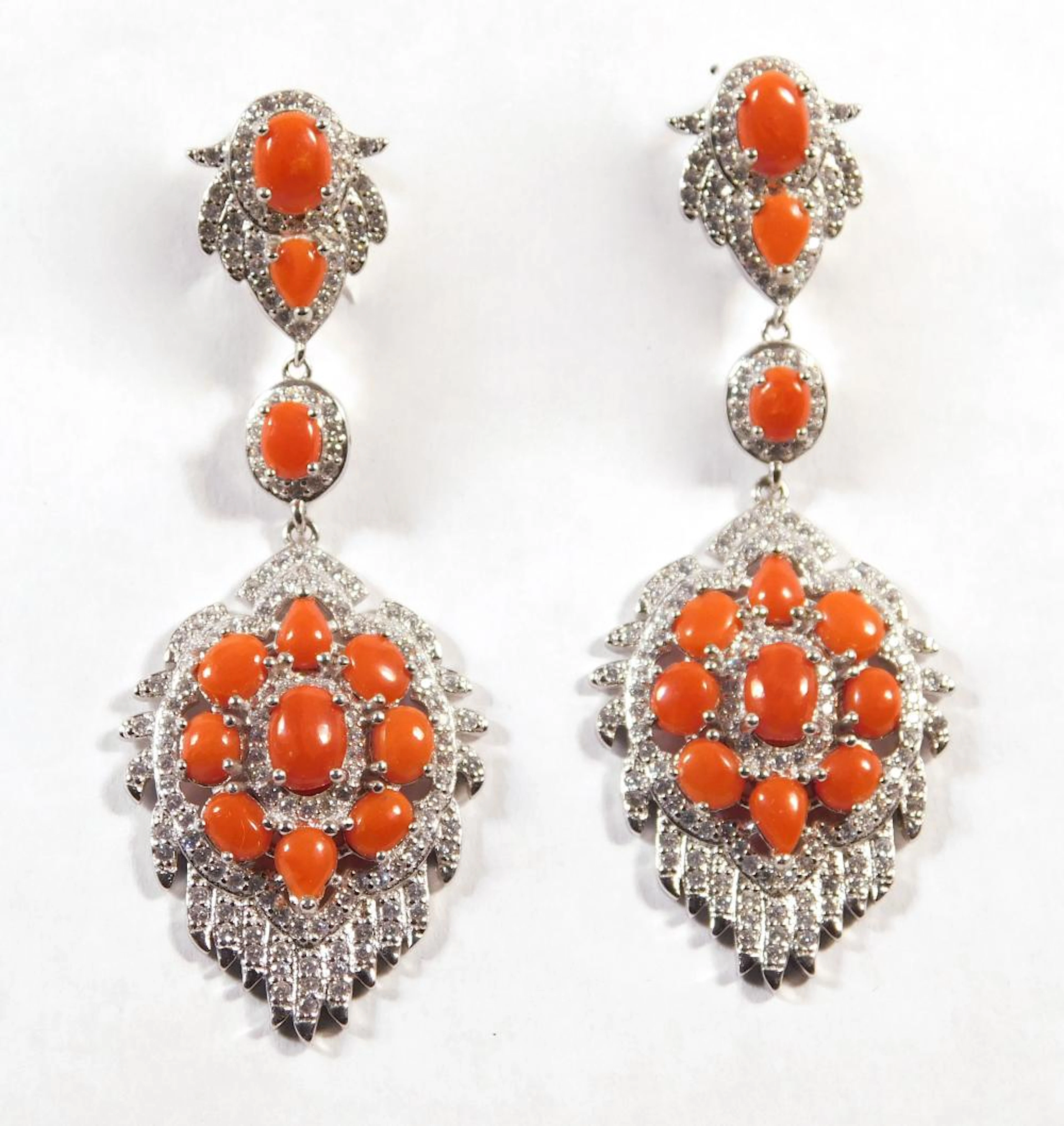 PENDIENTES LARGOS MÓVILES en plata con coral mineral de...