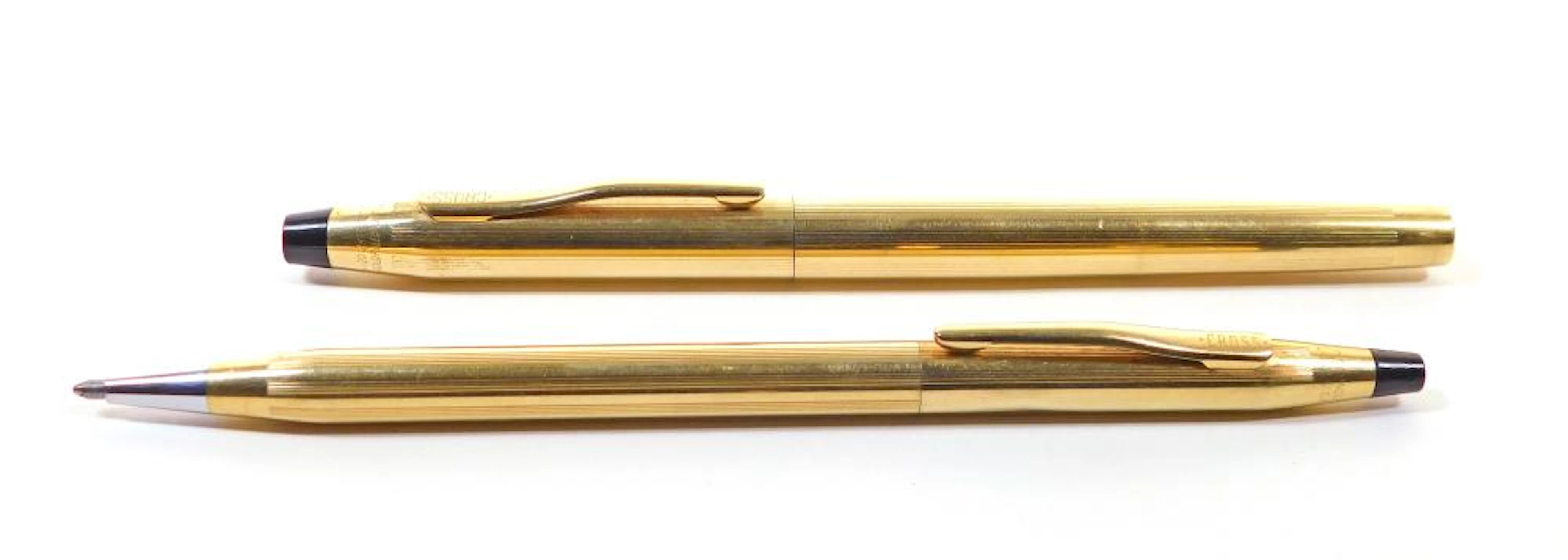 JUEGO DE BOLÍGRAFO Y RETULADOR CROSS en plaqué de oro amarillo falta tinta.