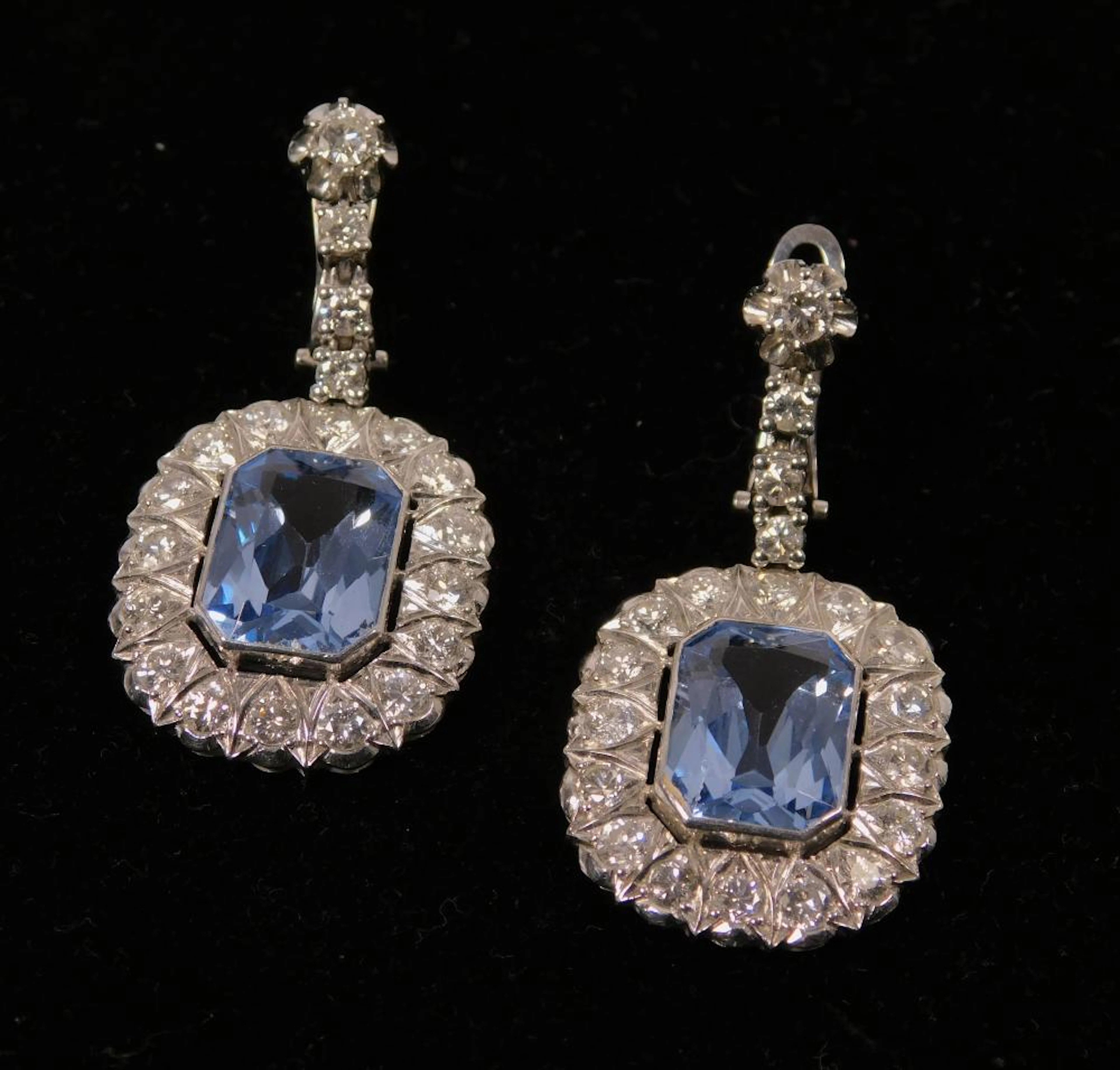 PENDIENTES ESTILO ART DECÓ DE BRILLANTES Y ESPINELA SINTÉTICA