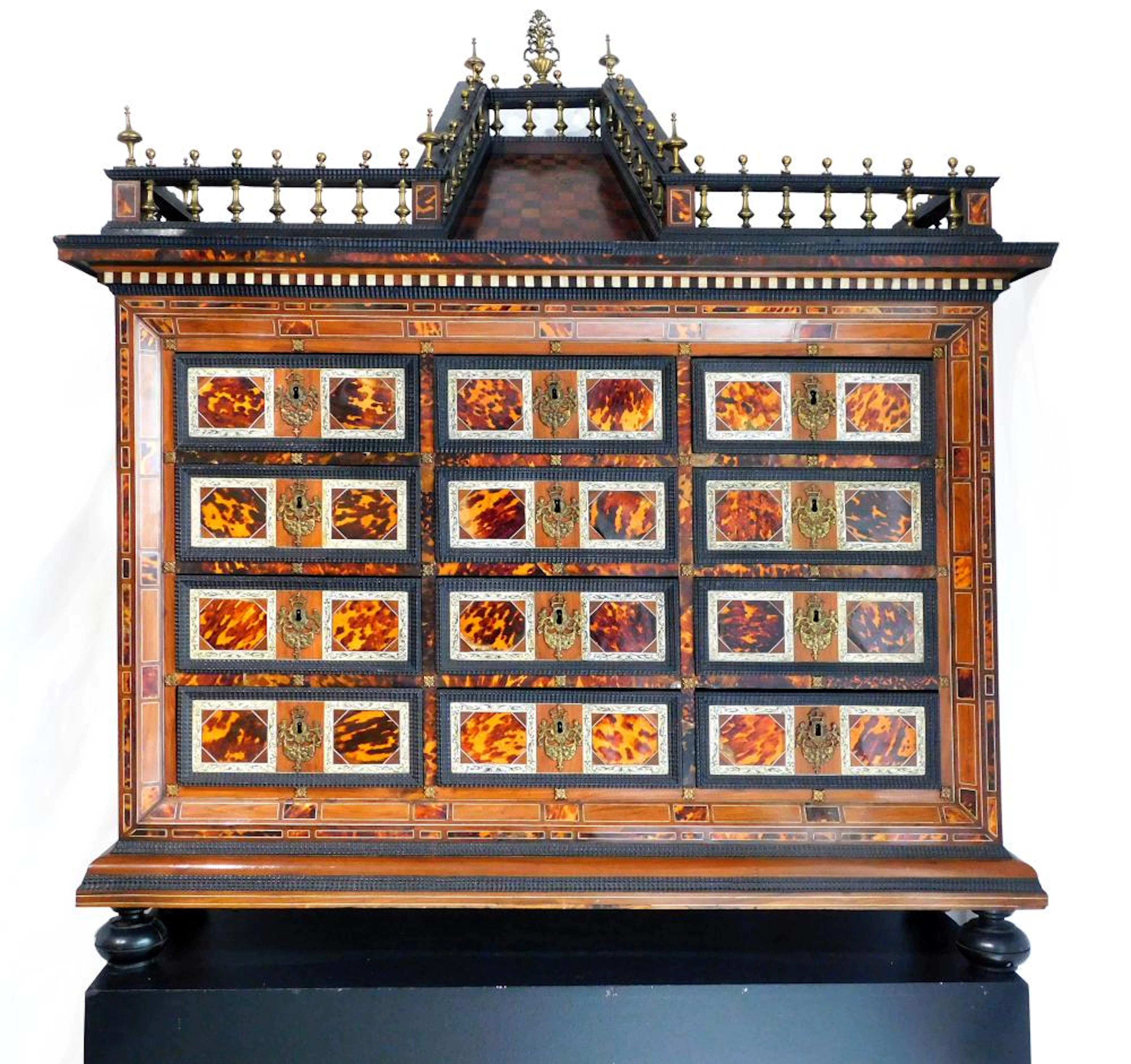 BARGUEÑO ESPAÑOL CIRCA 1800 en ébano