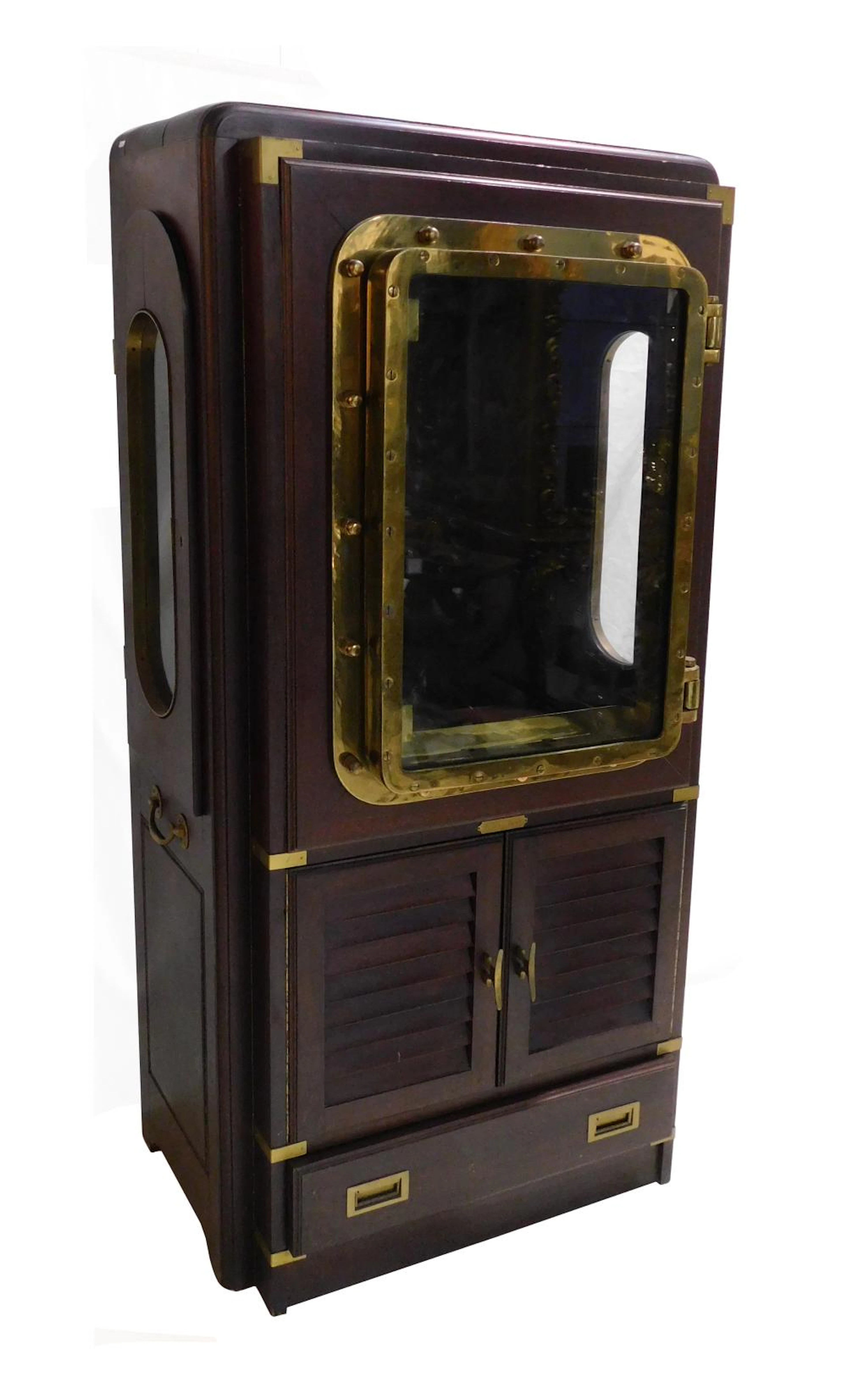MUEBLE "LA COCA DE MATARÓ" en madera con piezas en bronce...