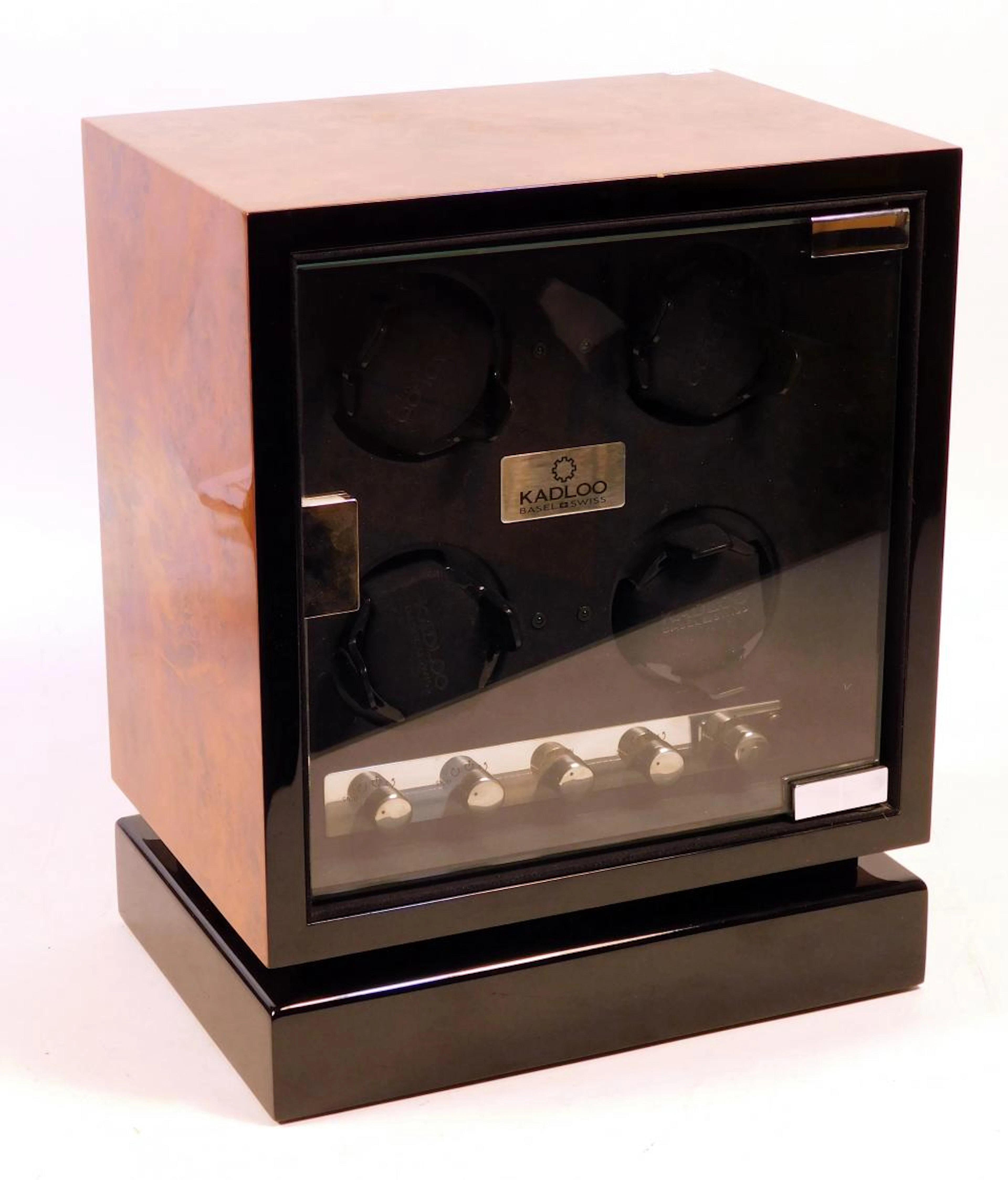 KADLOO. CAJA REGULADORA PARA CUATRO RELOJES marca Suiza