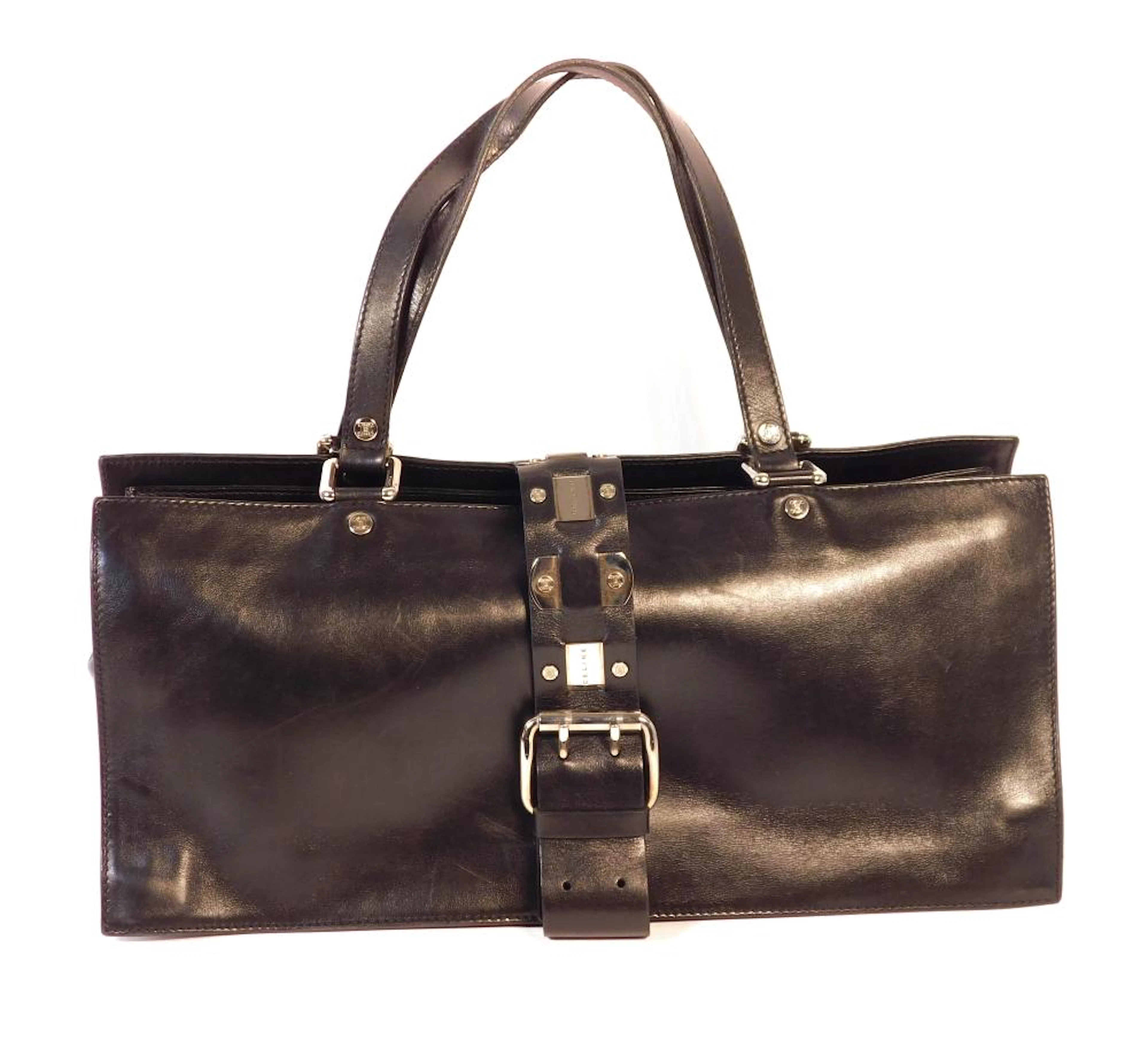 CÉLINE. BOLSO VINTAGE en piel negra a tono con...