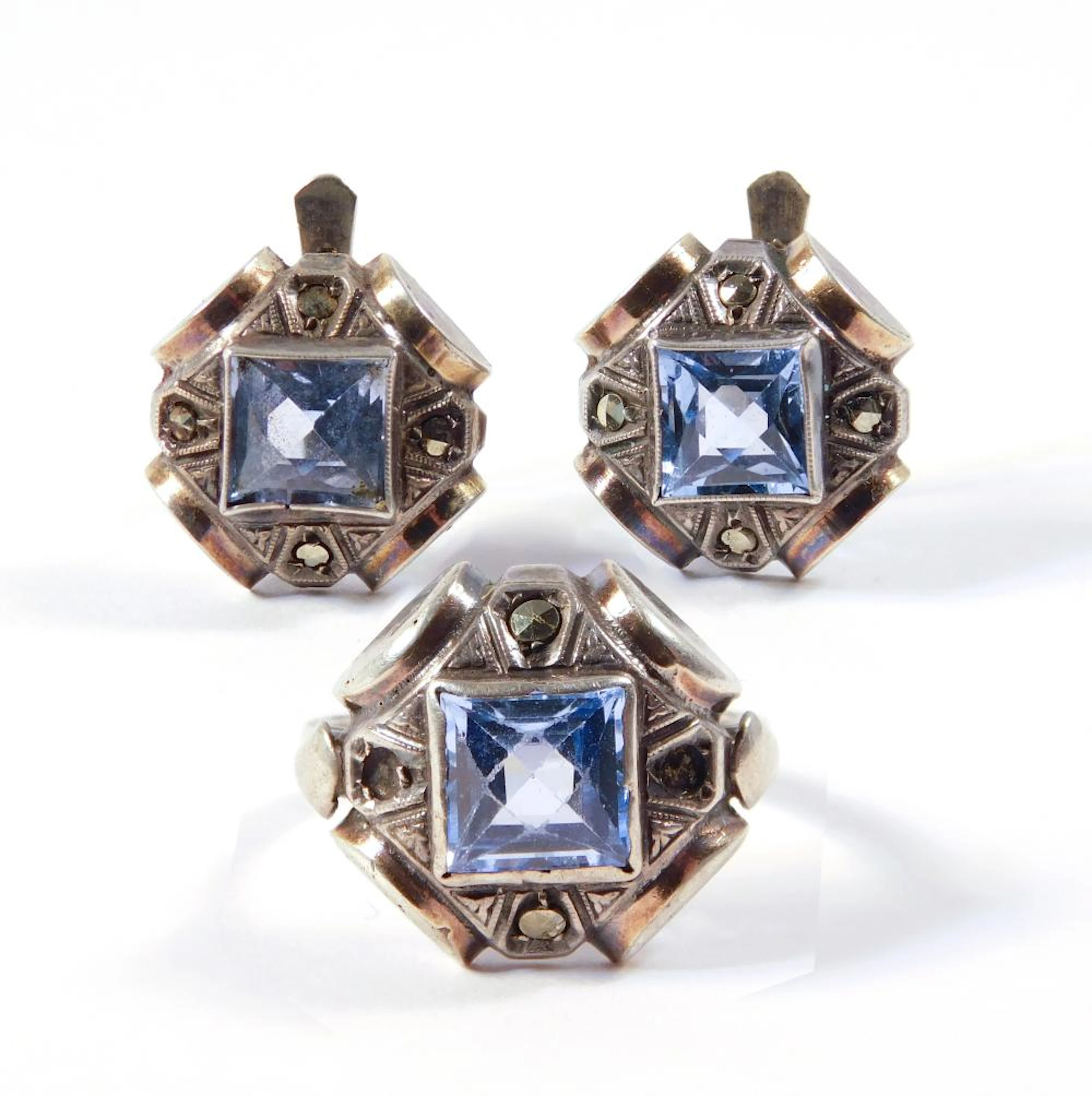 CONJUNTO DE SORTIJA Y PENDIENTES AÑOS 30 en plata con...