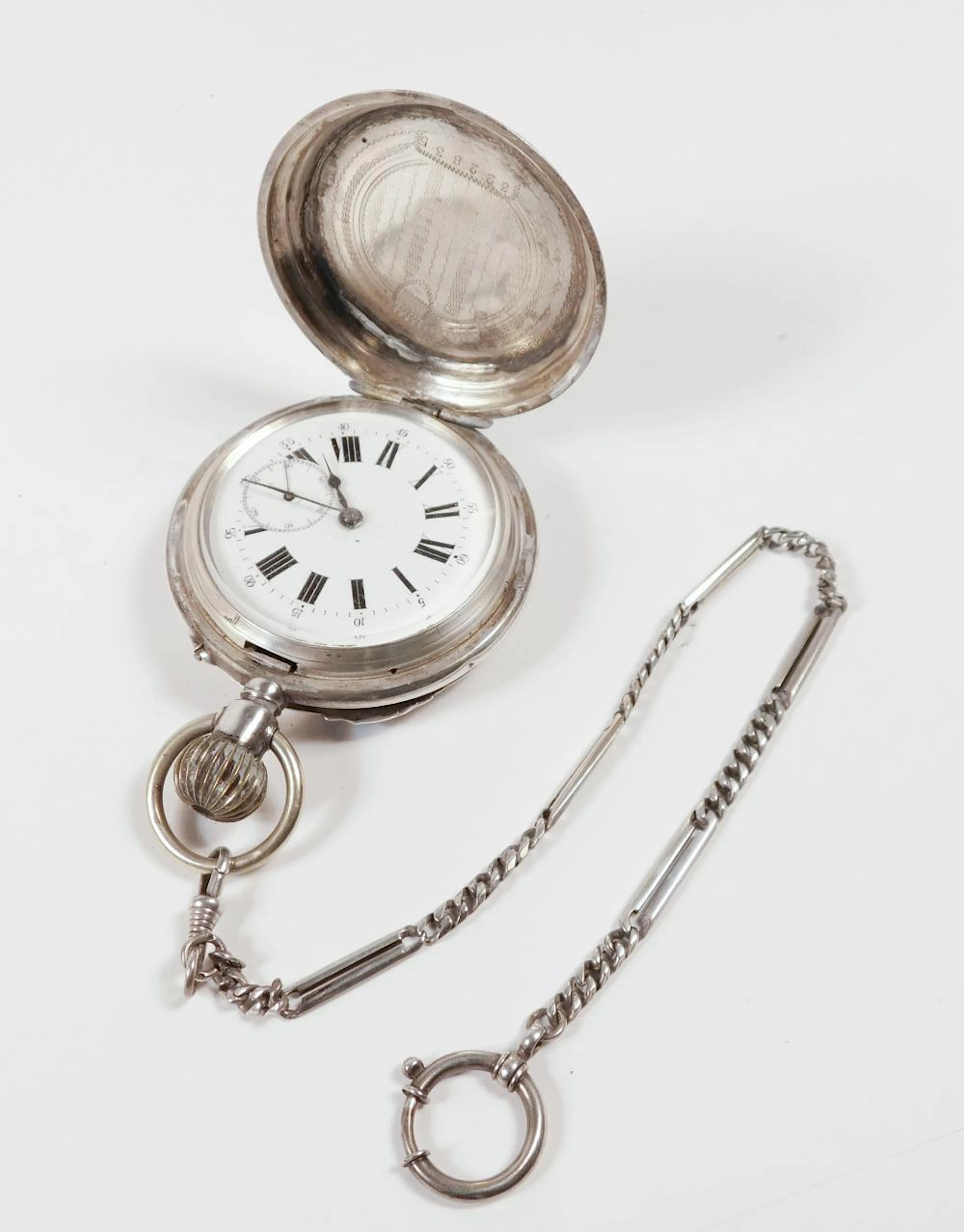 ANTIGUO RELOJ DE BOLSILLO CON CHATELAIN en plata baja...