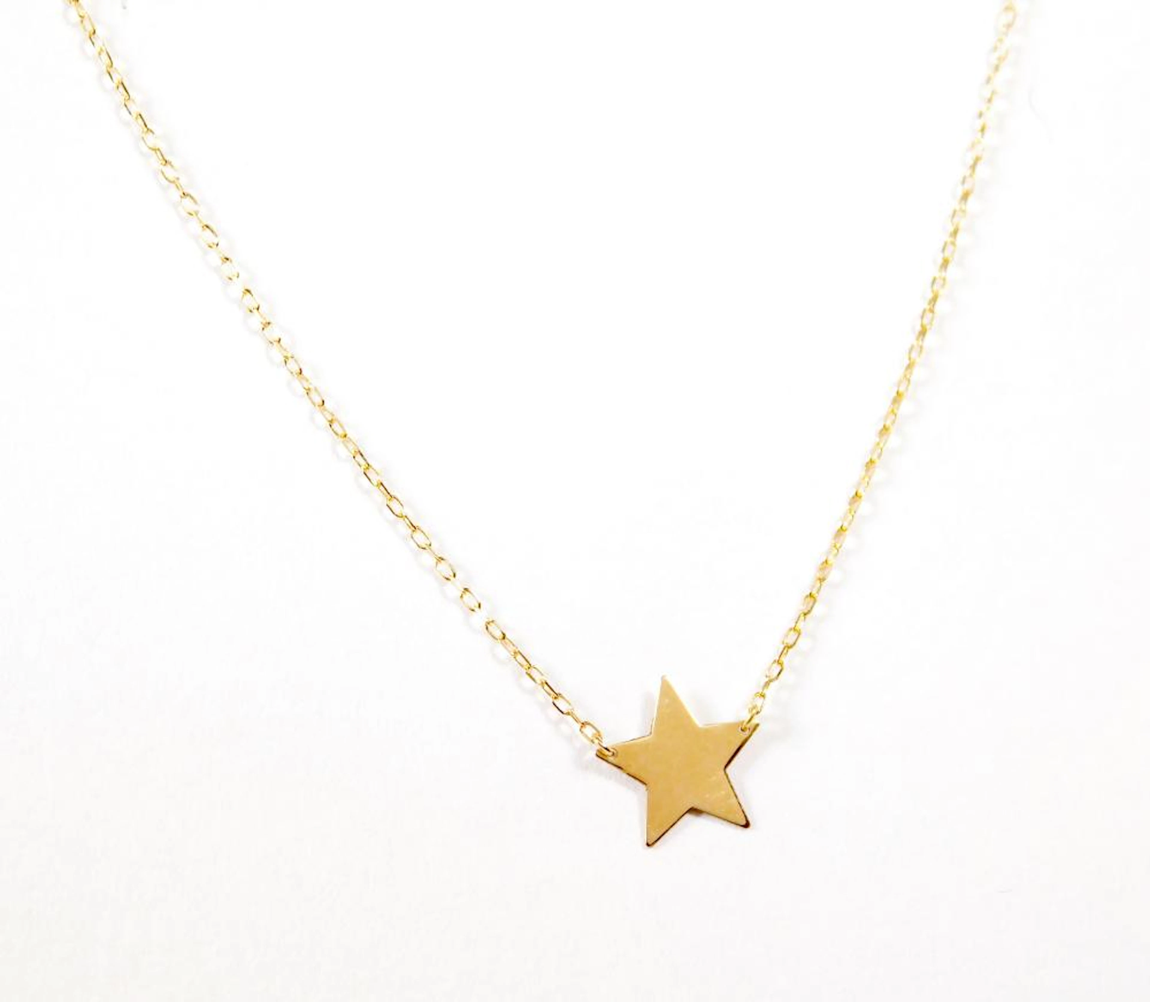 GARGANTILLA CON DETALLE DE ESTRELLA en oro amarillo