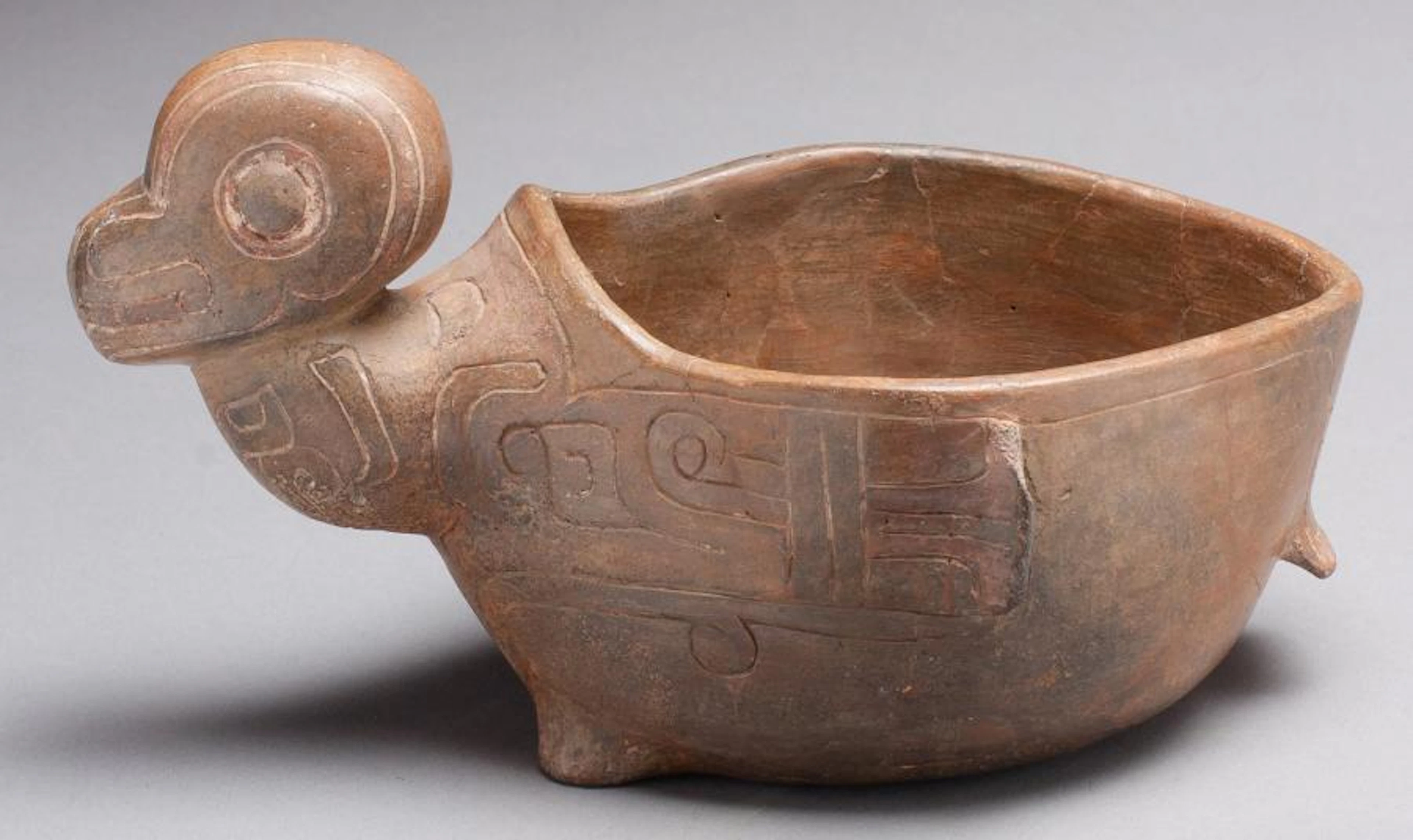 PUISSANT VASE ÉTRIER présentant la figure emblématique du dieu jaguar
