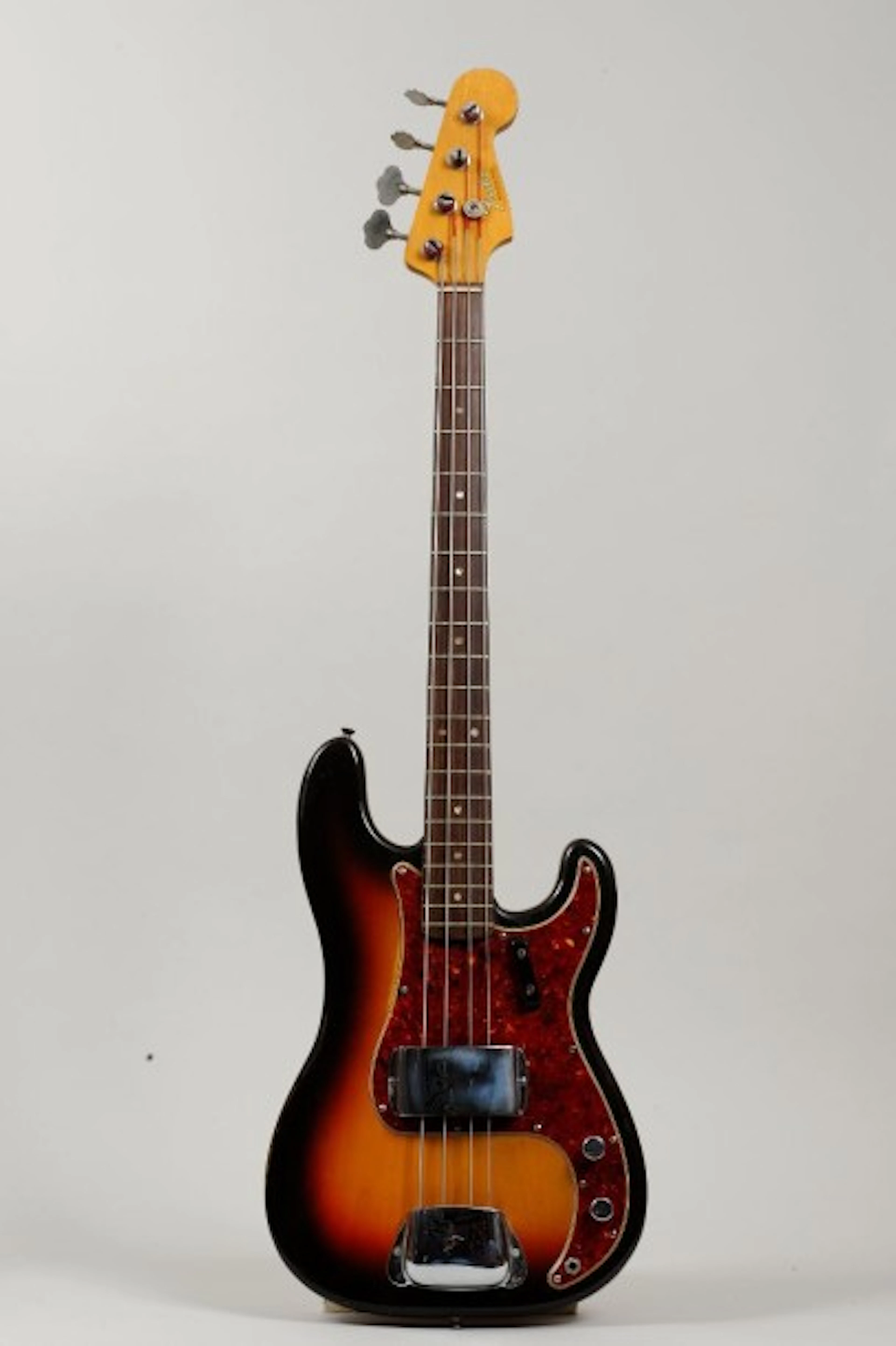 Basse électrique Solidbody de marque Fender