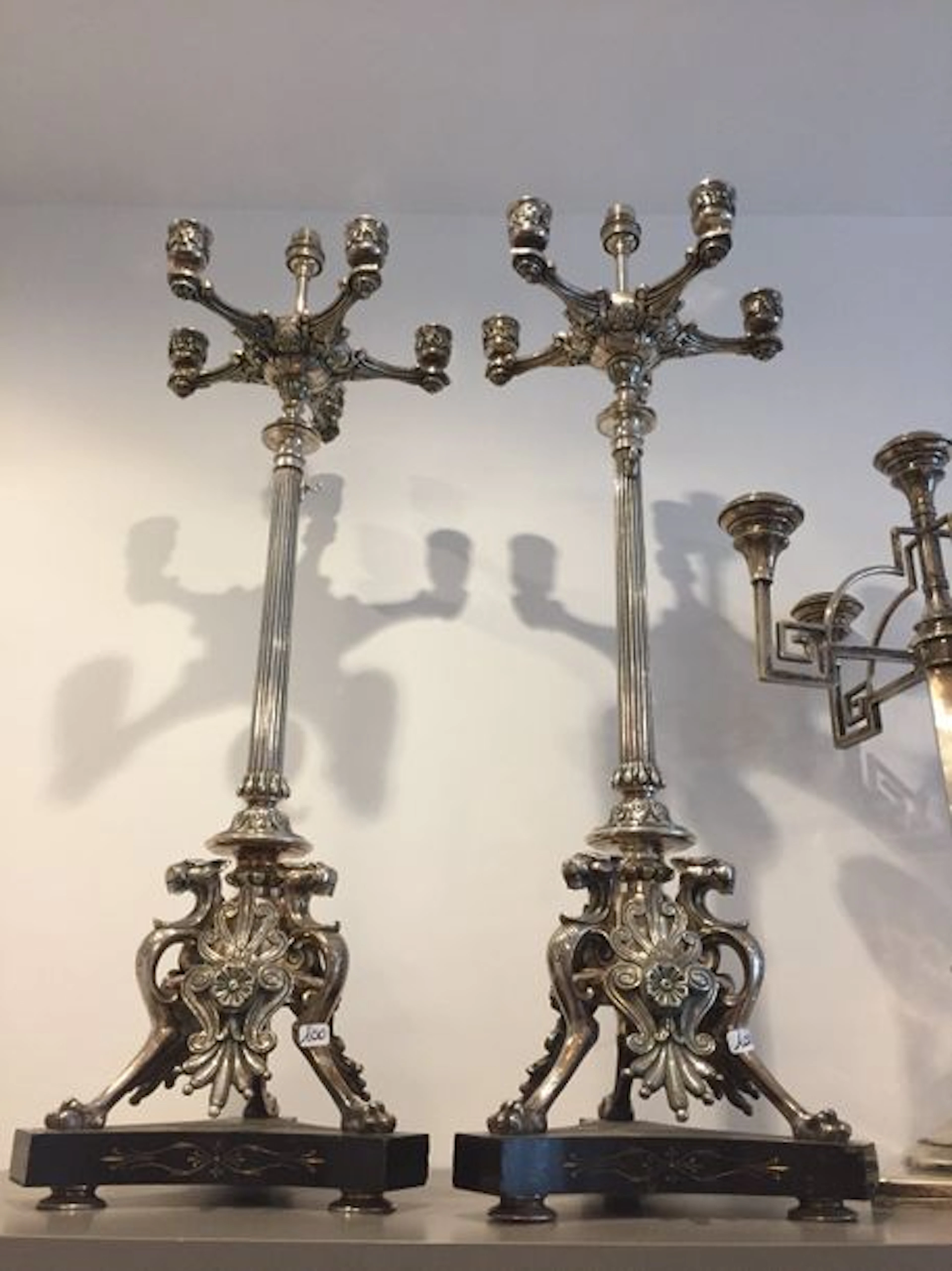 PAIRE DE LAMPES anciennement CANDELABRES…